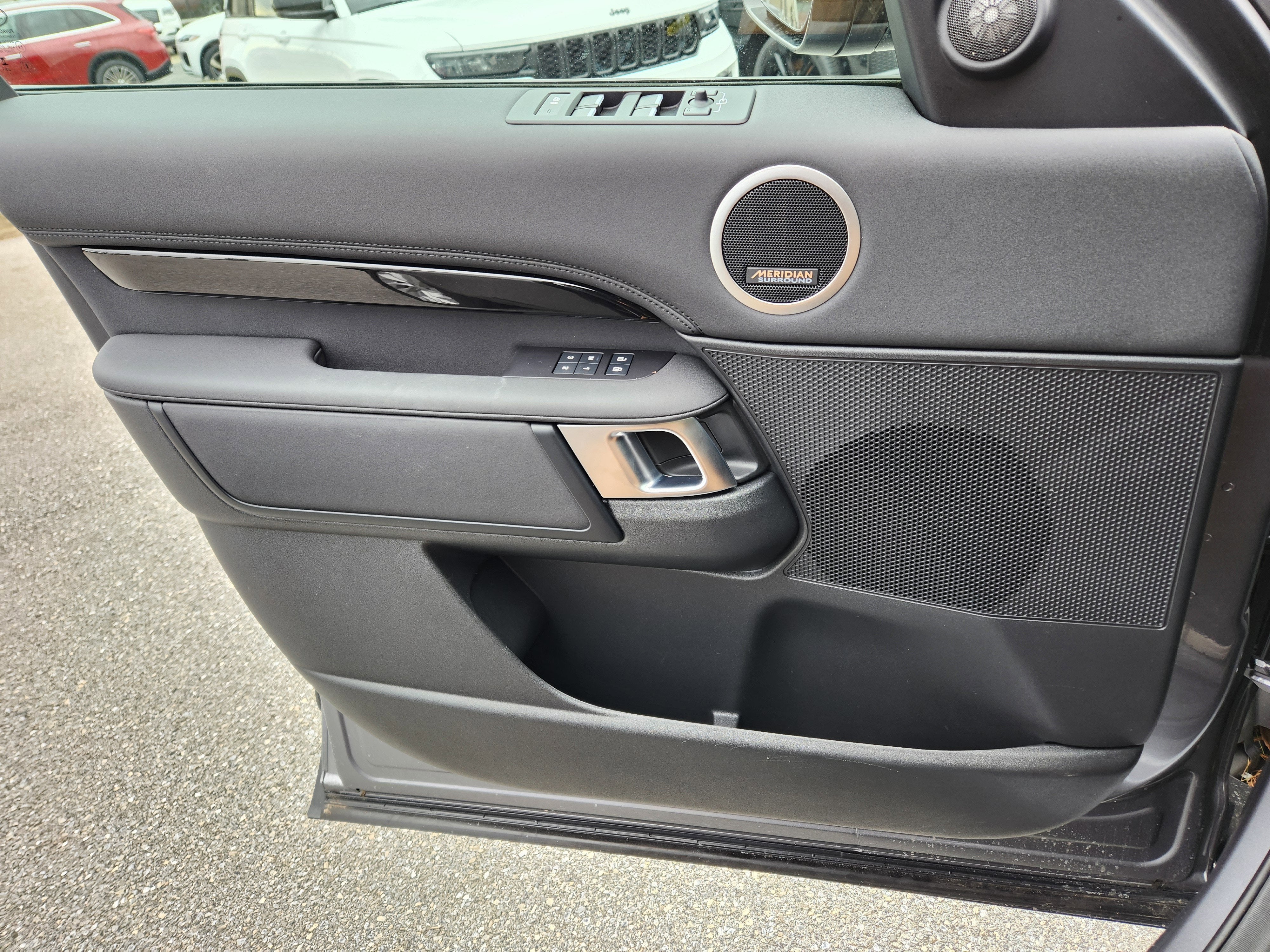 2024 Land Rover Discovery S