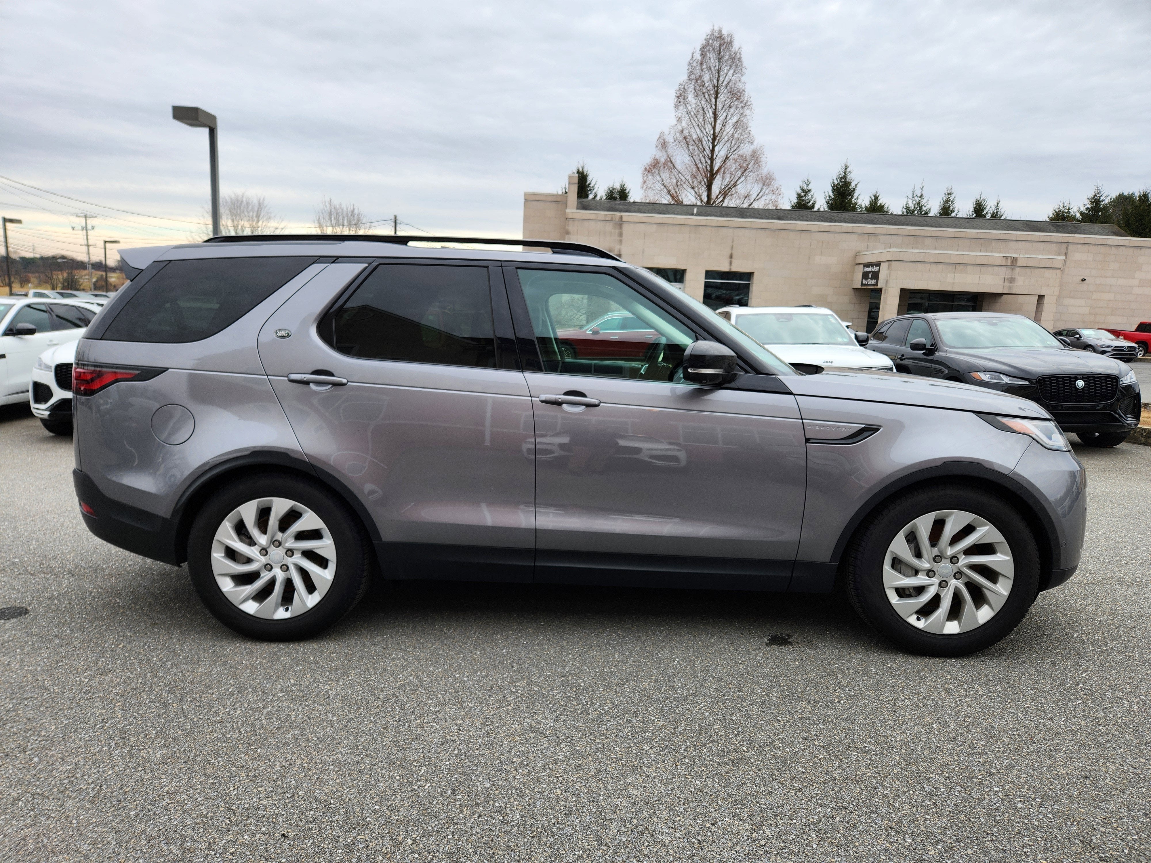 2024 Land Rover Discovery S