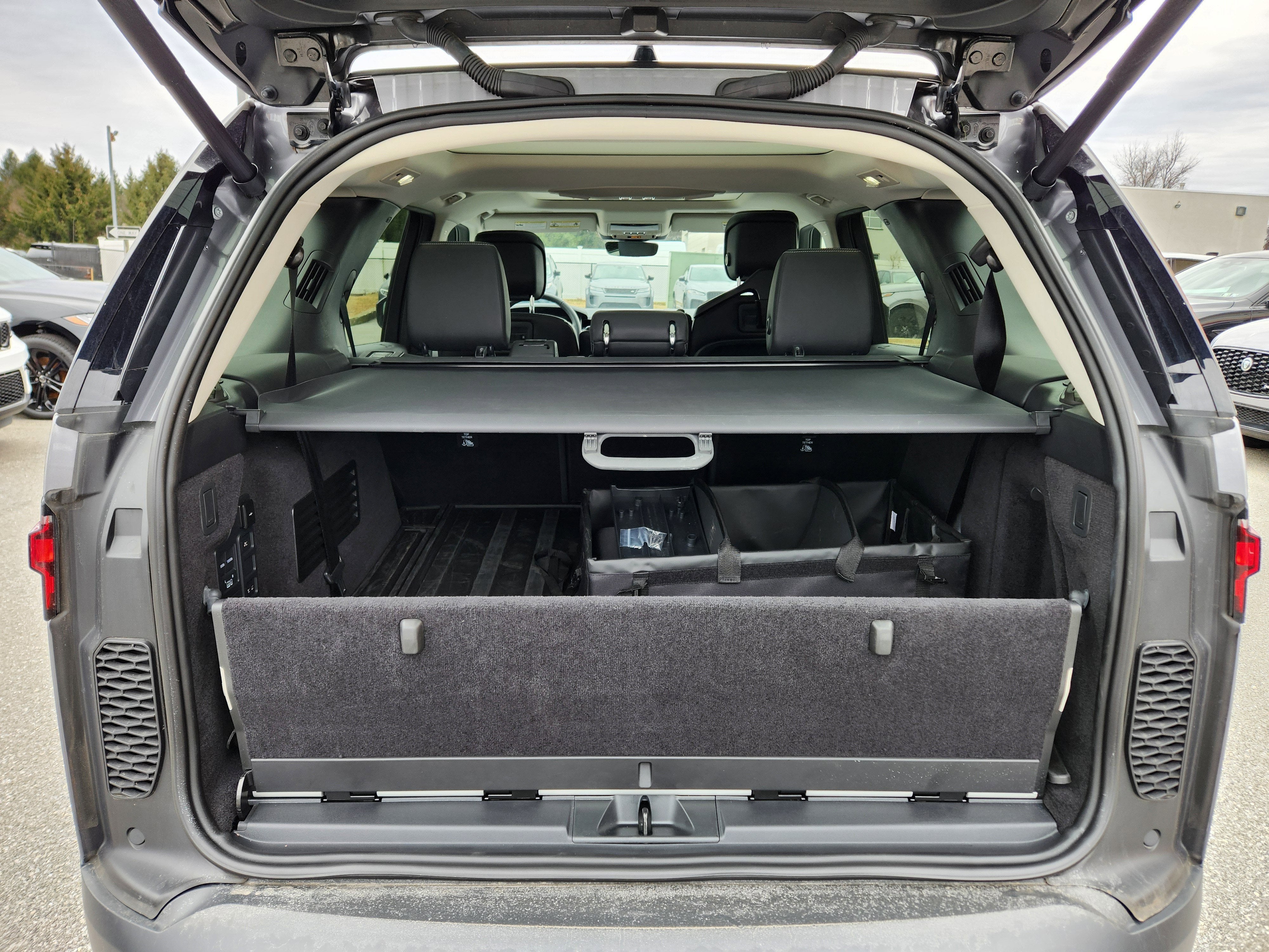 2024 Land Rover Discovery S