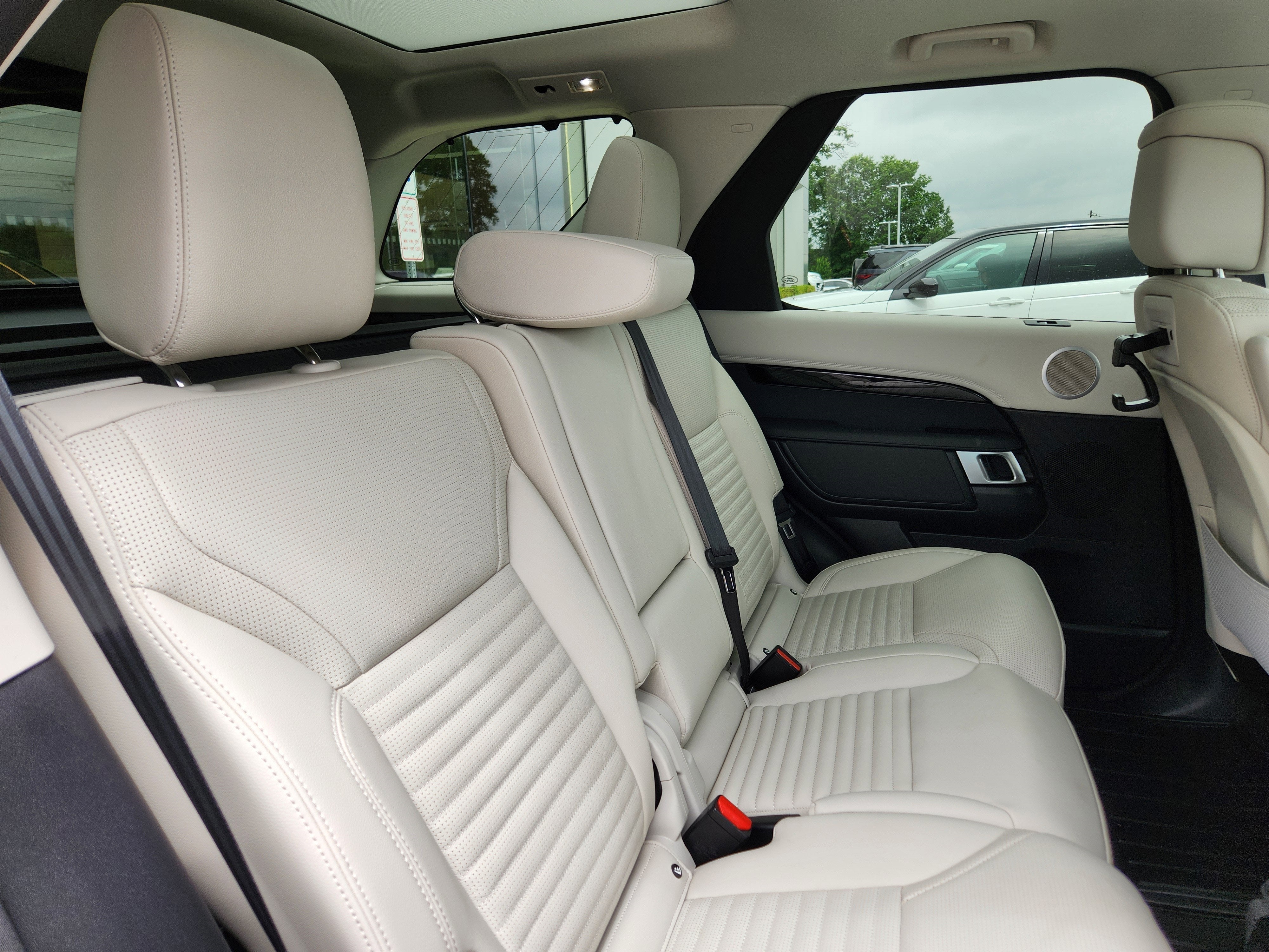 2024 Land Rover Discovery S