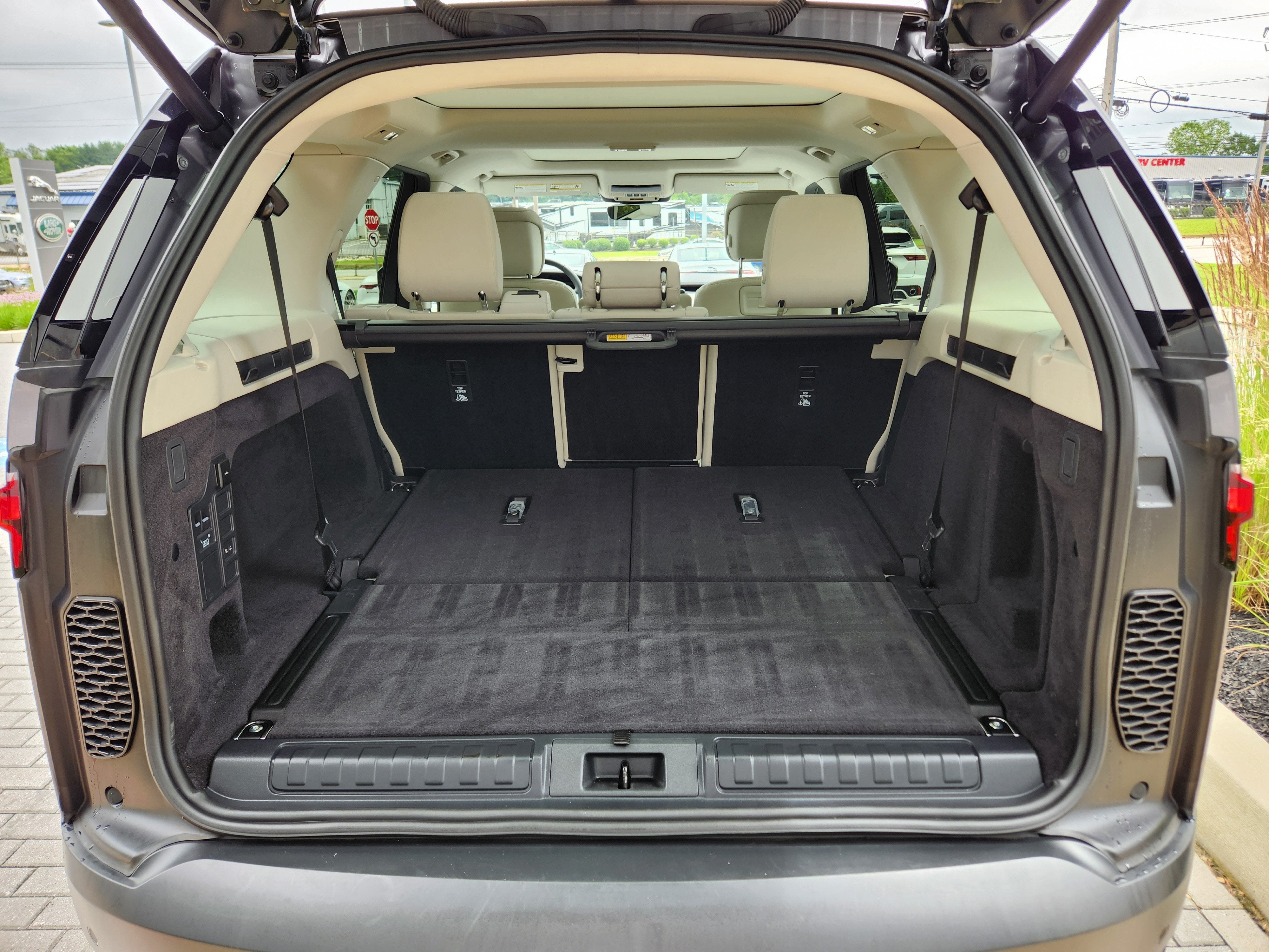 2024 Land Rover Discovery S