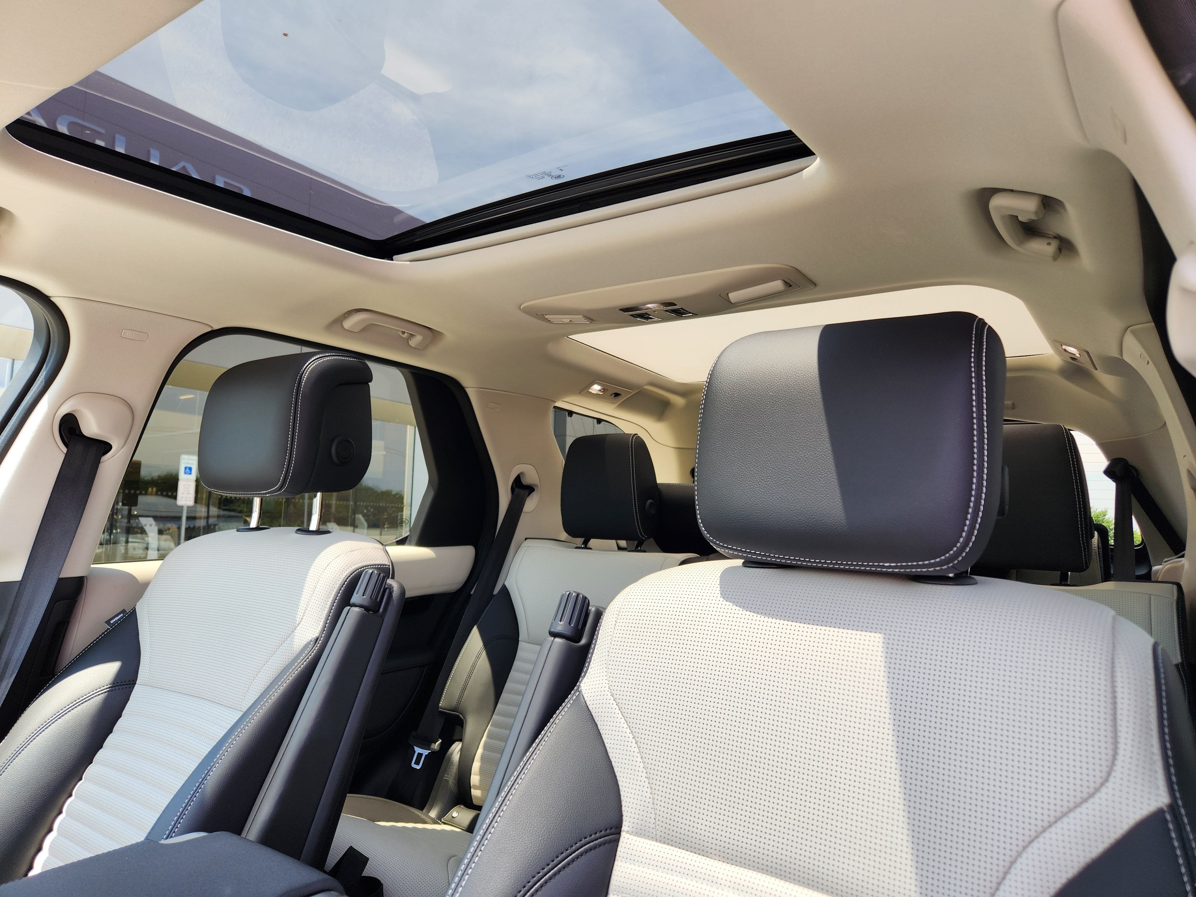 2025 Land Rover Discovery S