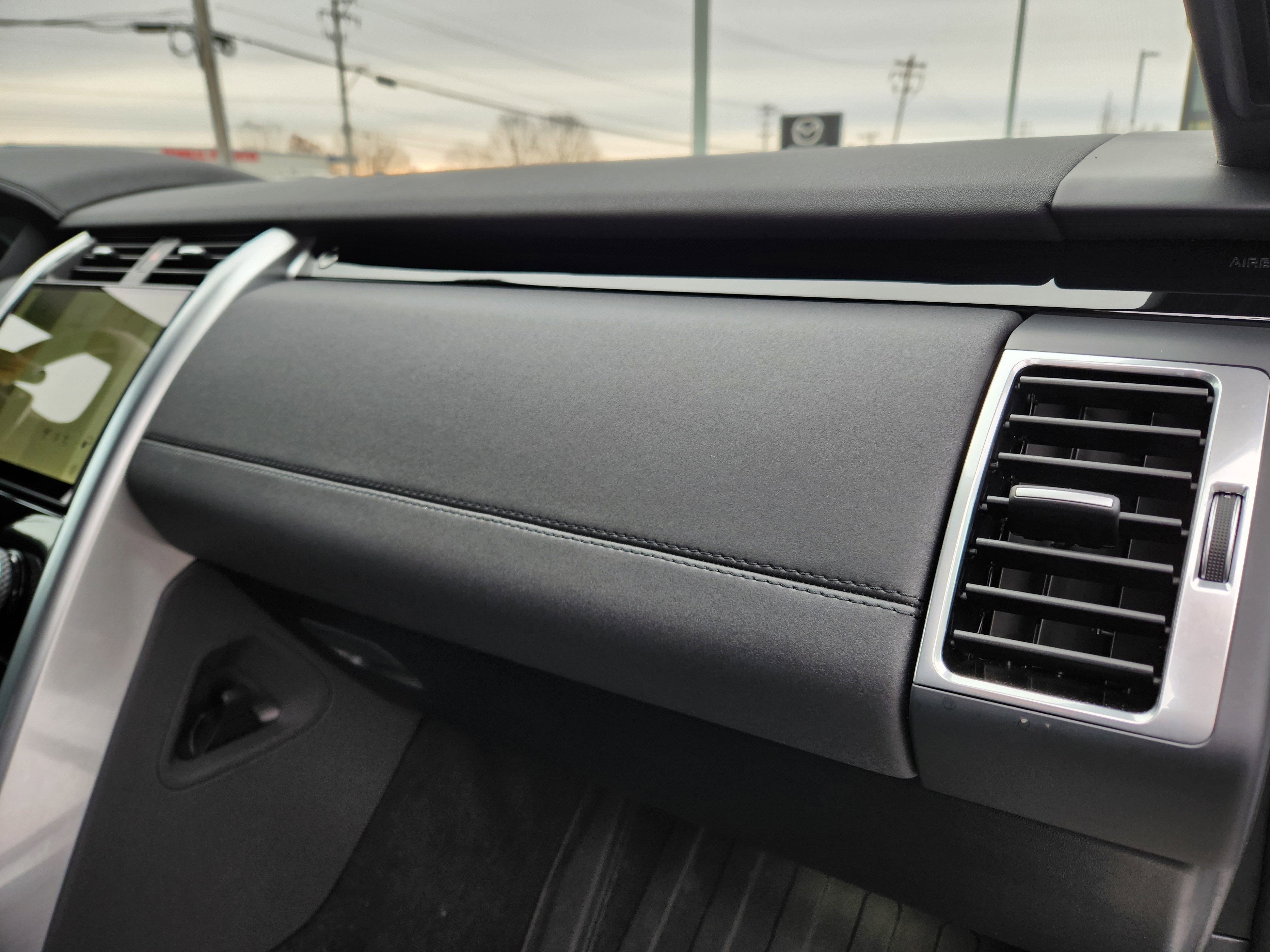 2025 Land Rover Discovery S