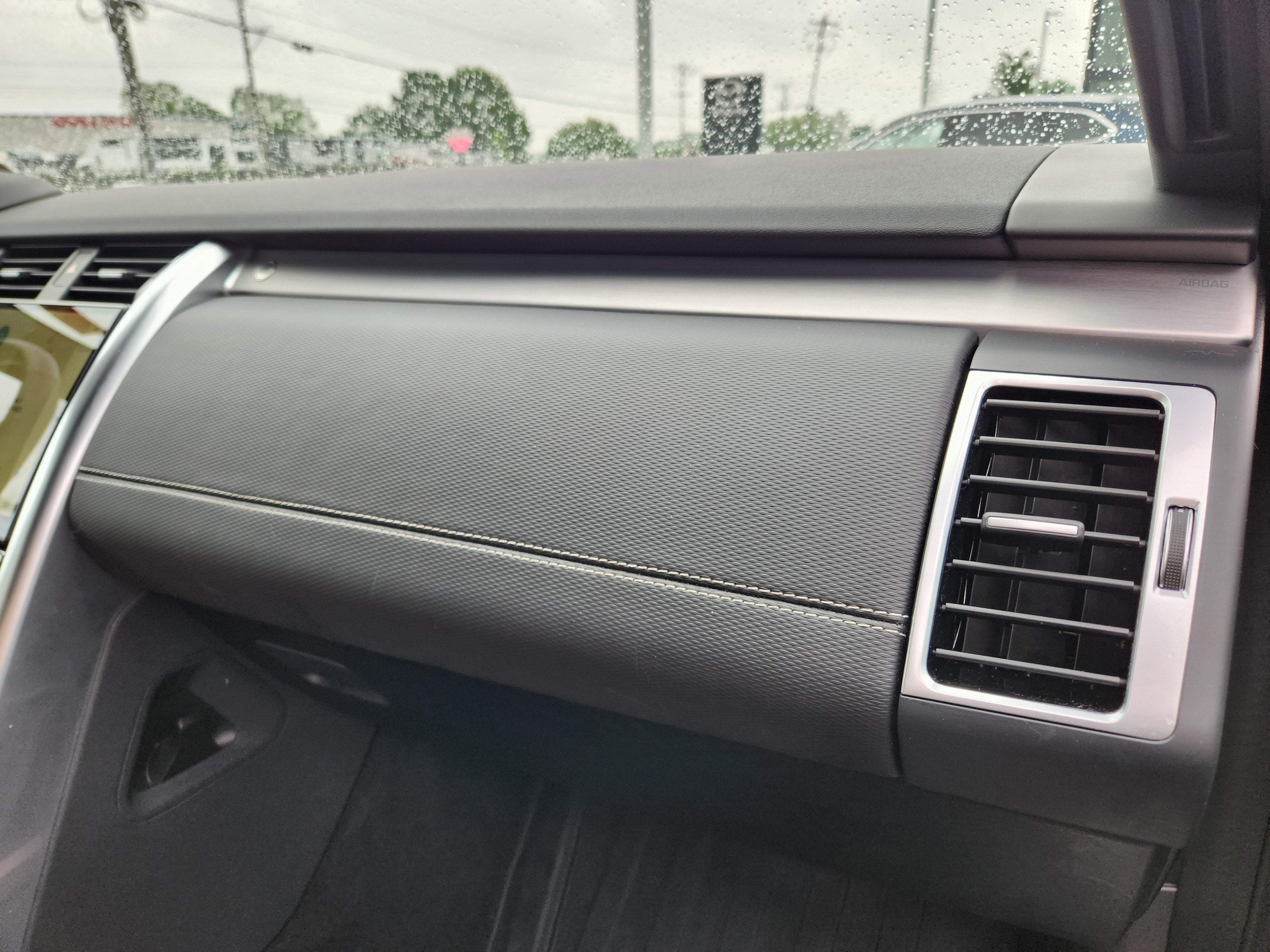 2024 Land Rover Discovery Dynamic SE
