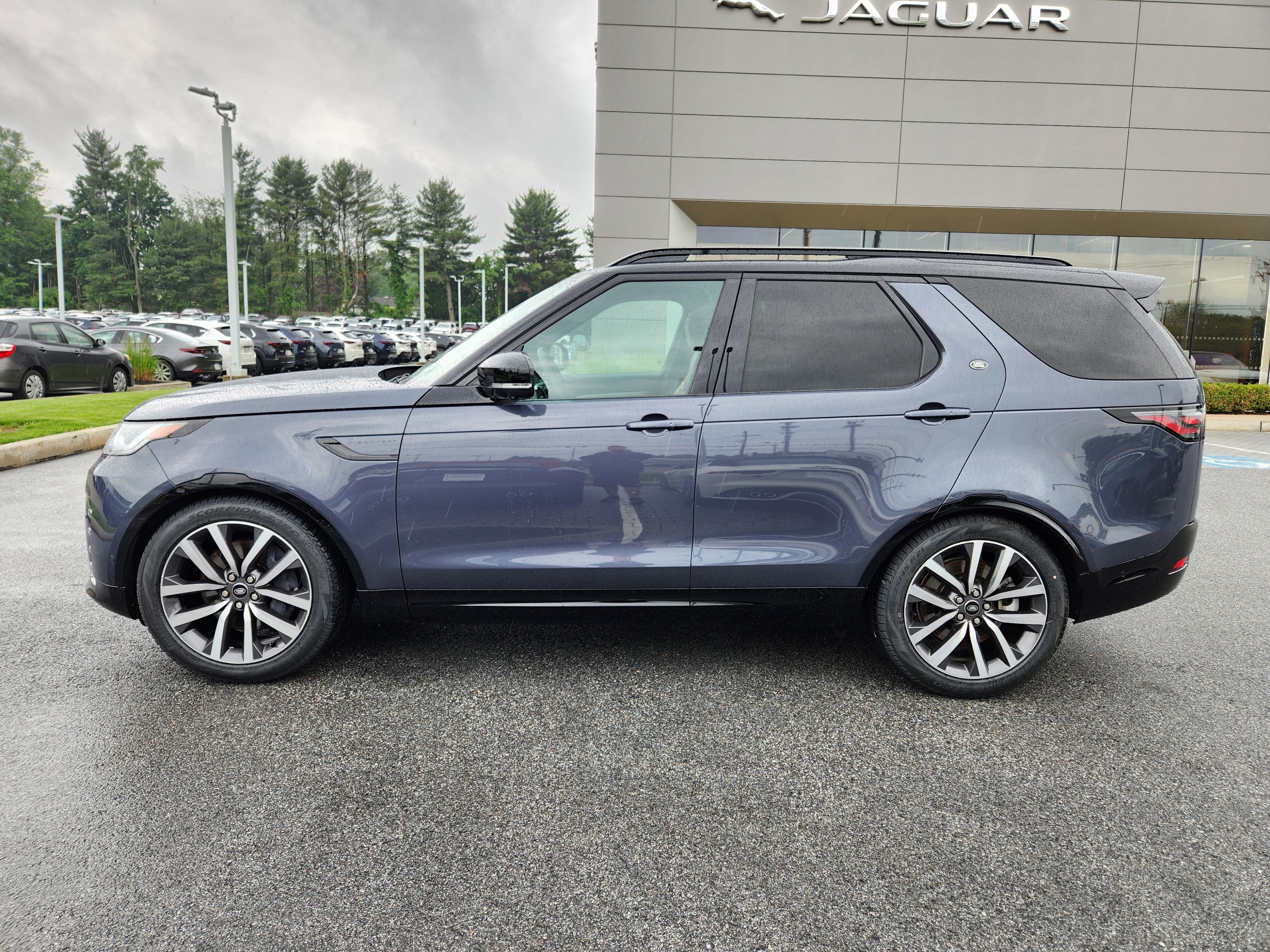 2024 Land Rover Discovery Dynamic SE