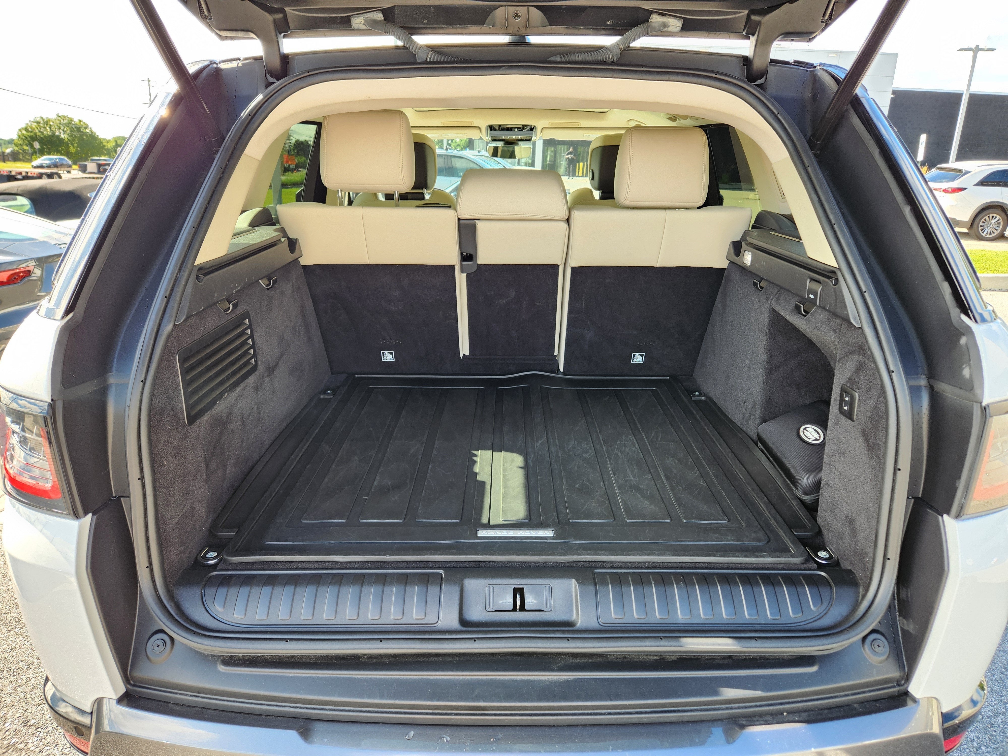 2022 Land Rover Range Rover Sport HSE Silver Edition