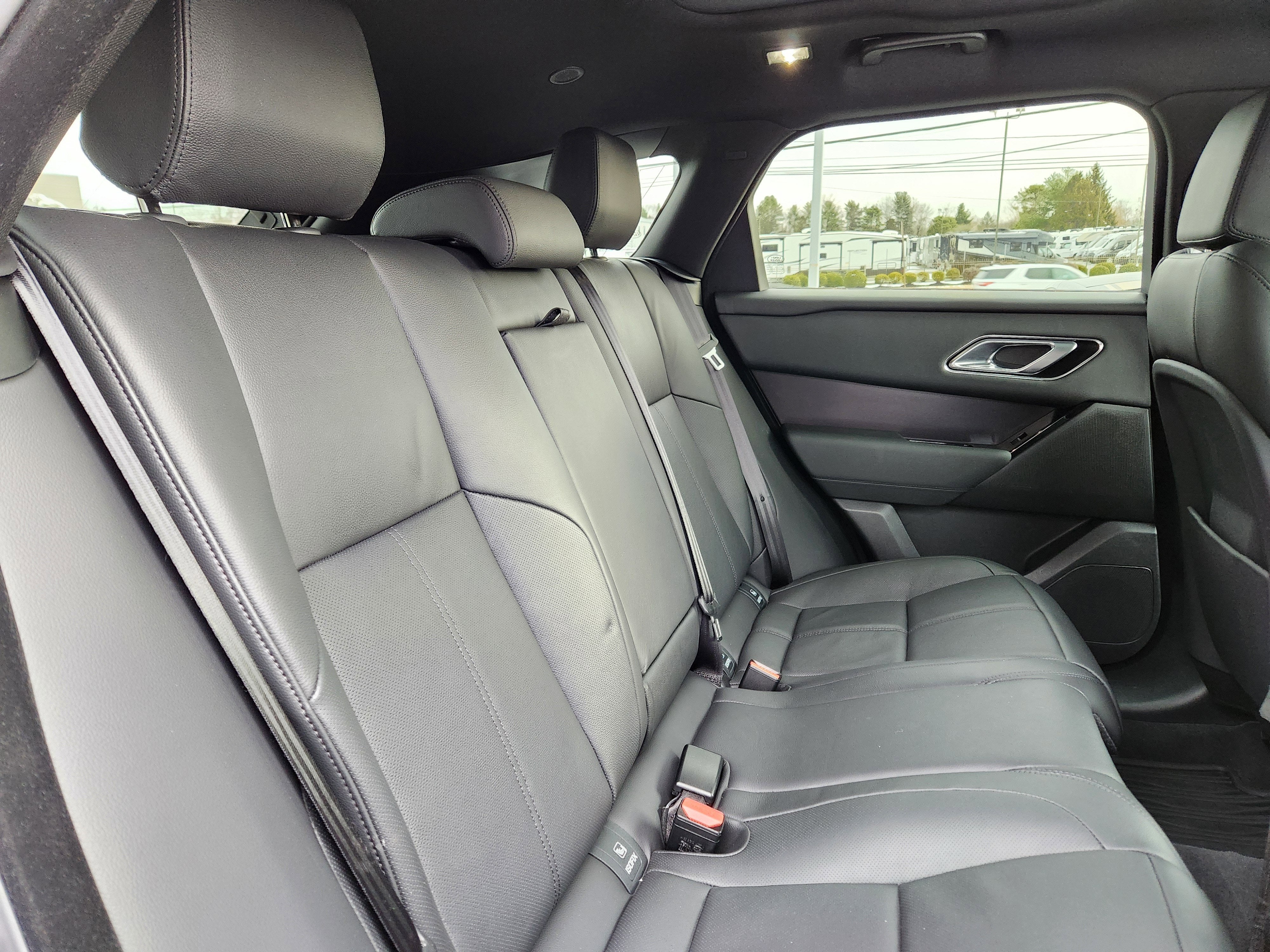 2026 Land Rover Range Rover Velar Dynamic SE