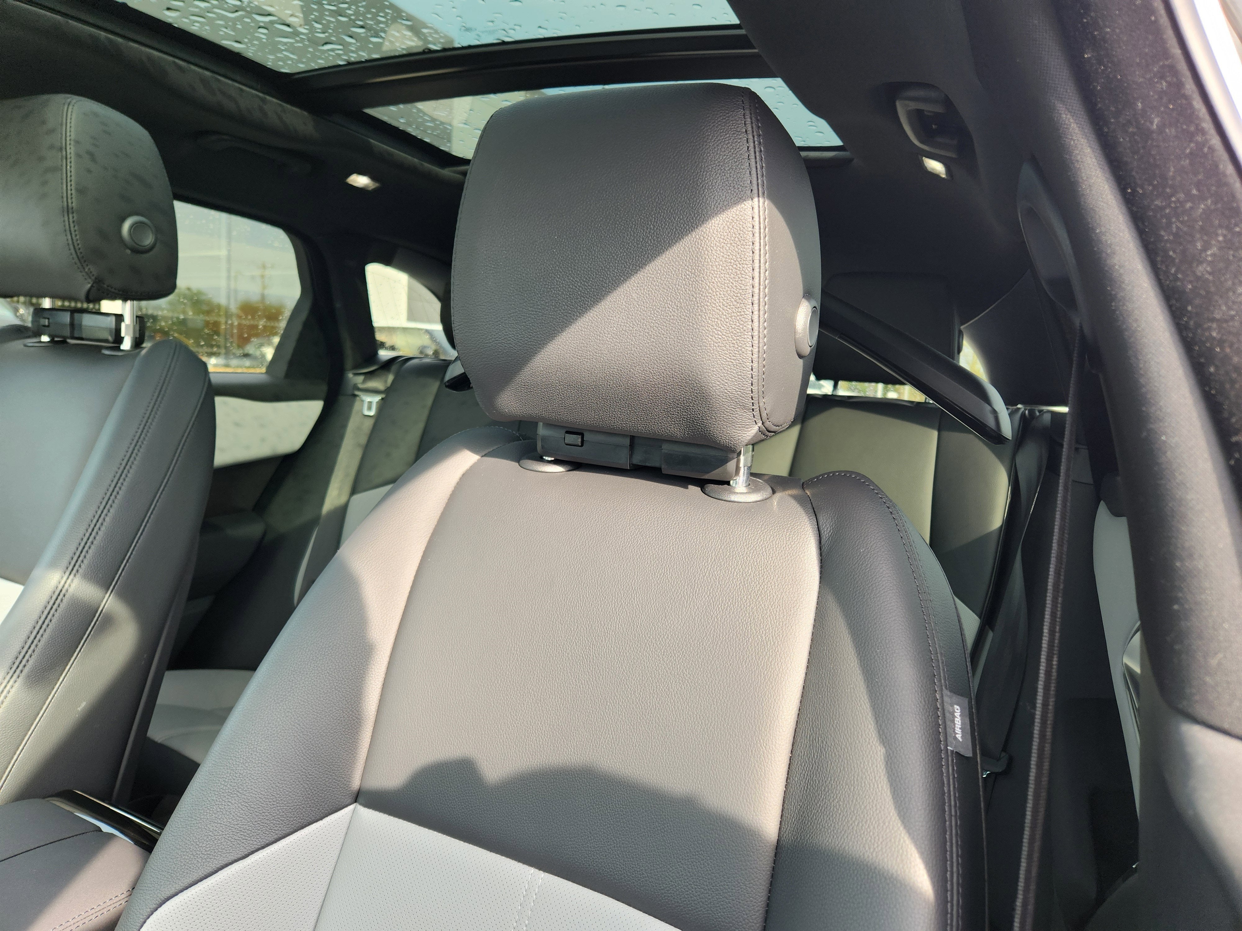 2026 Land Rover Range Rover Velar Dynamic SE