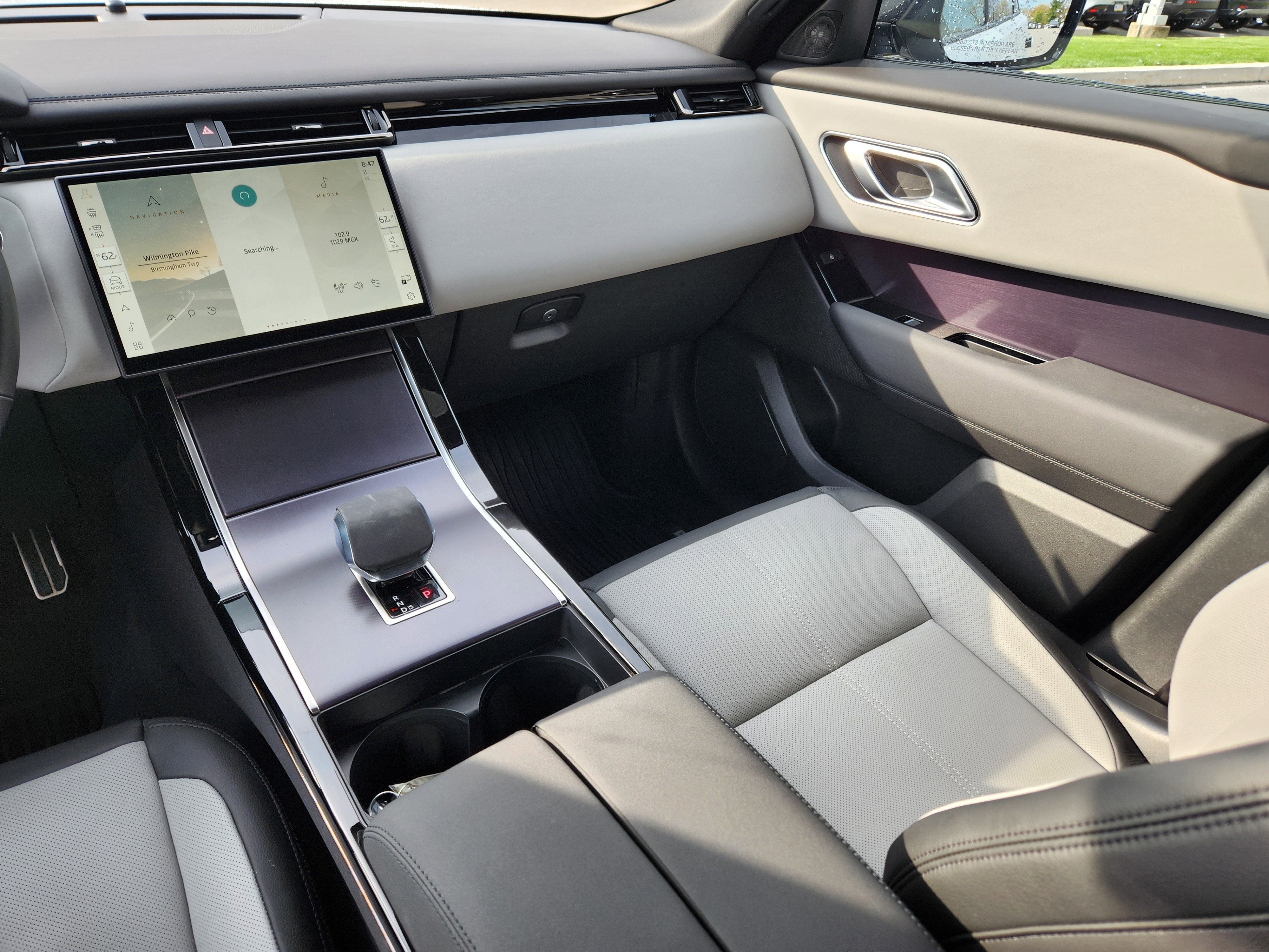 2026 Land Rover Range Rover Velar Dynamic SE