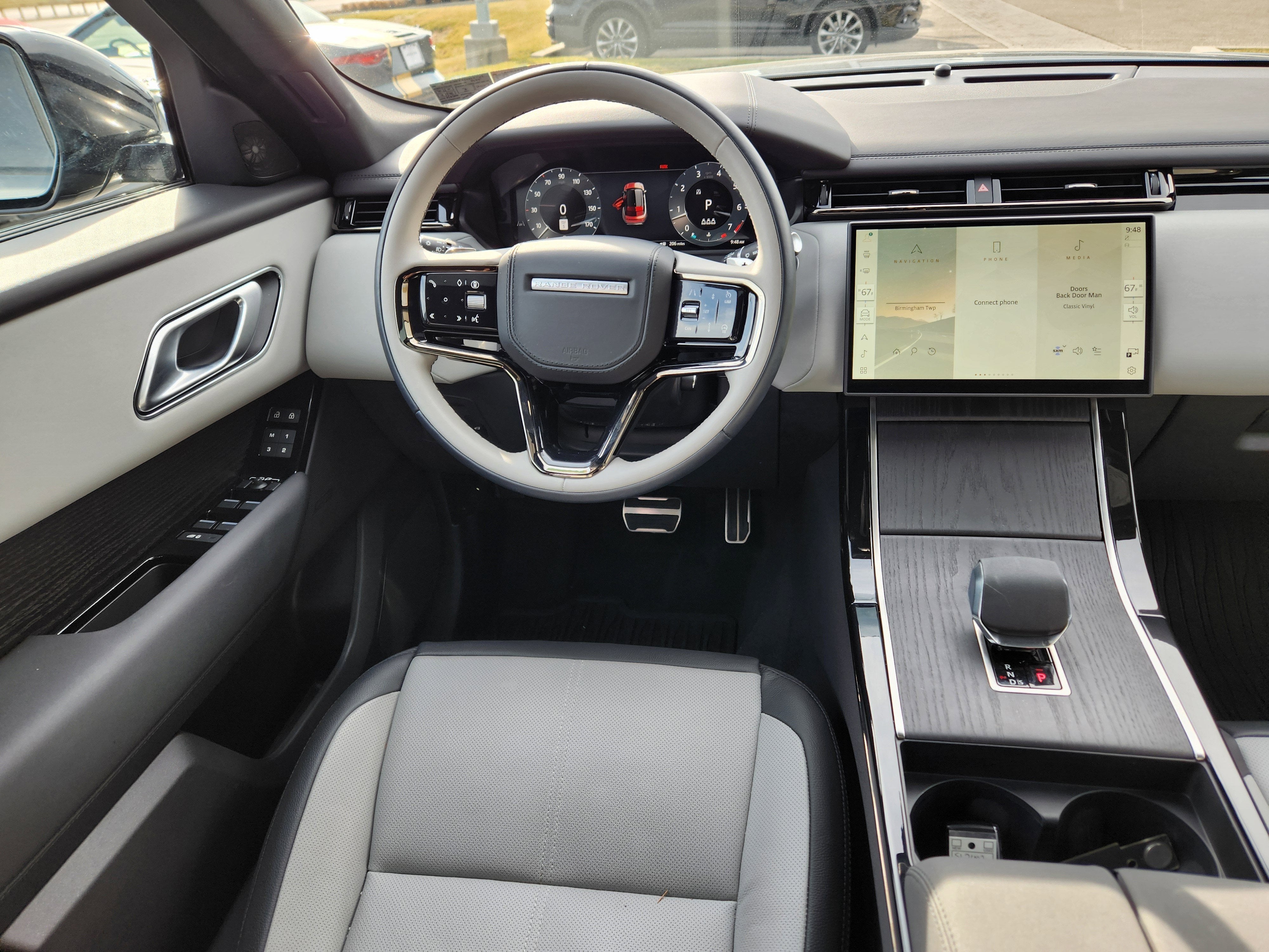 2026 Land Rover Range Rover Velar Dynamic SE
