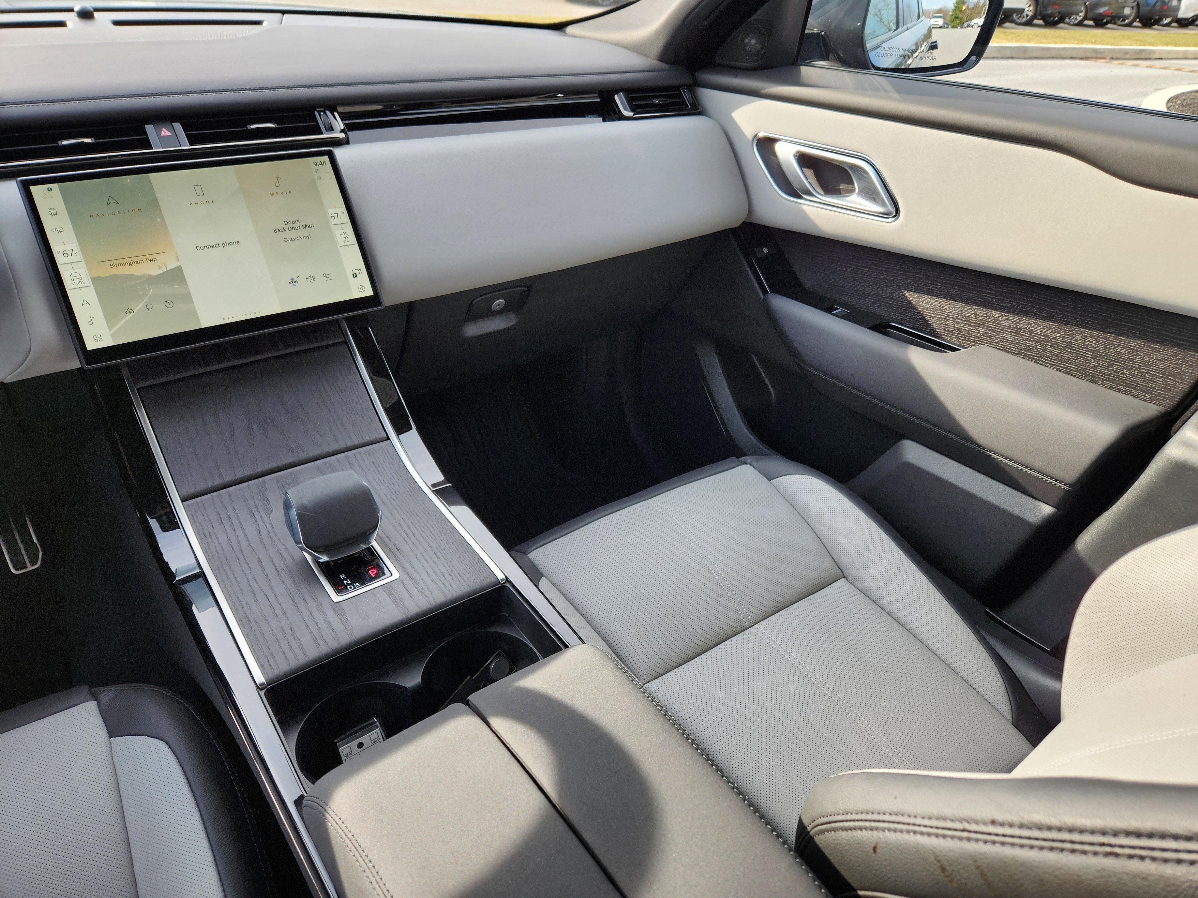 2026 Land Rover Range Rover Velar Dynamic SE