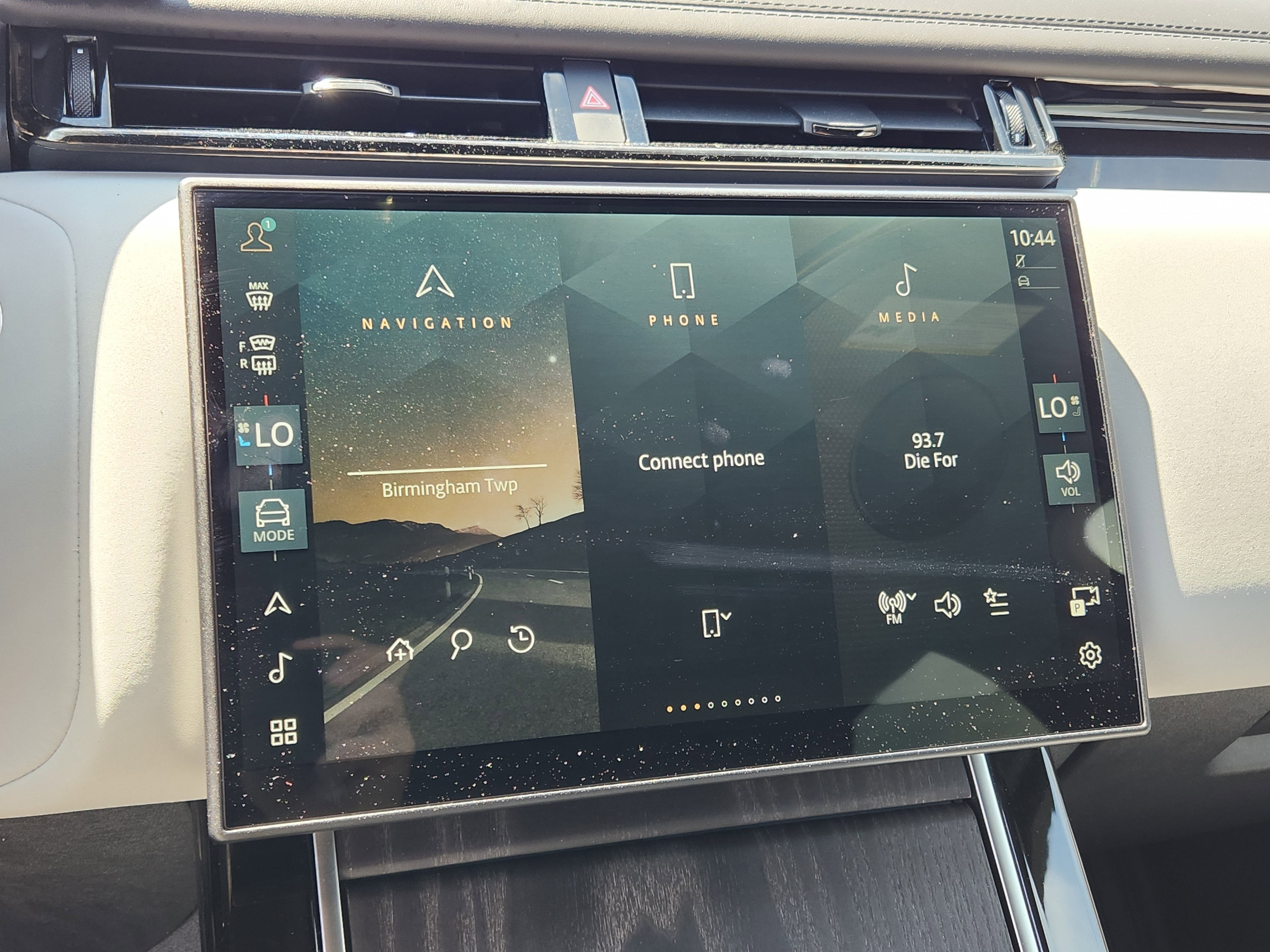 2026 Land Rover Range Rover Velar Dynamic SE