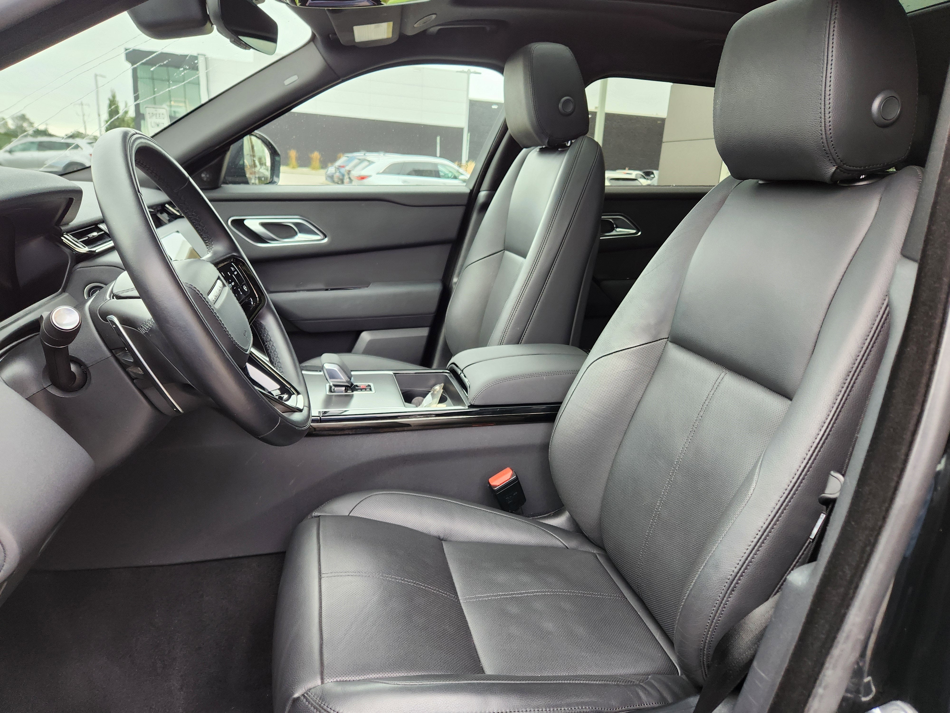 2025 Land Rover Range Rover Velar Dynamic SE