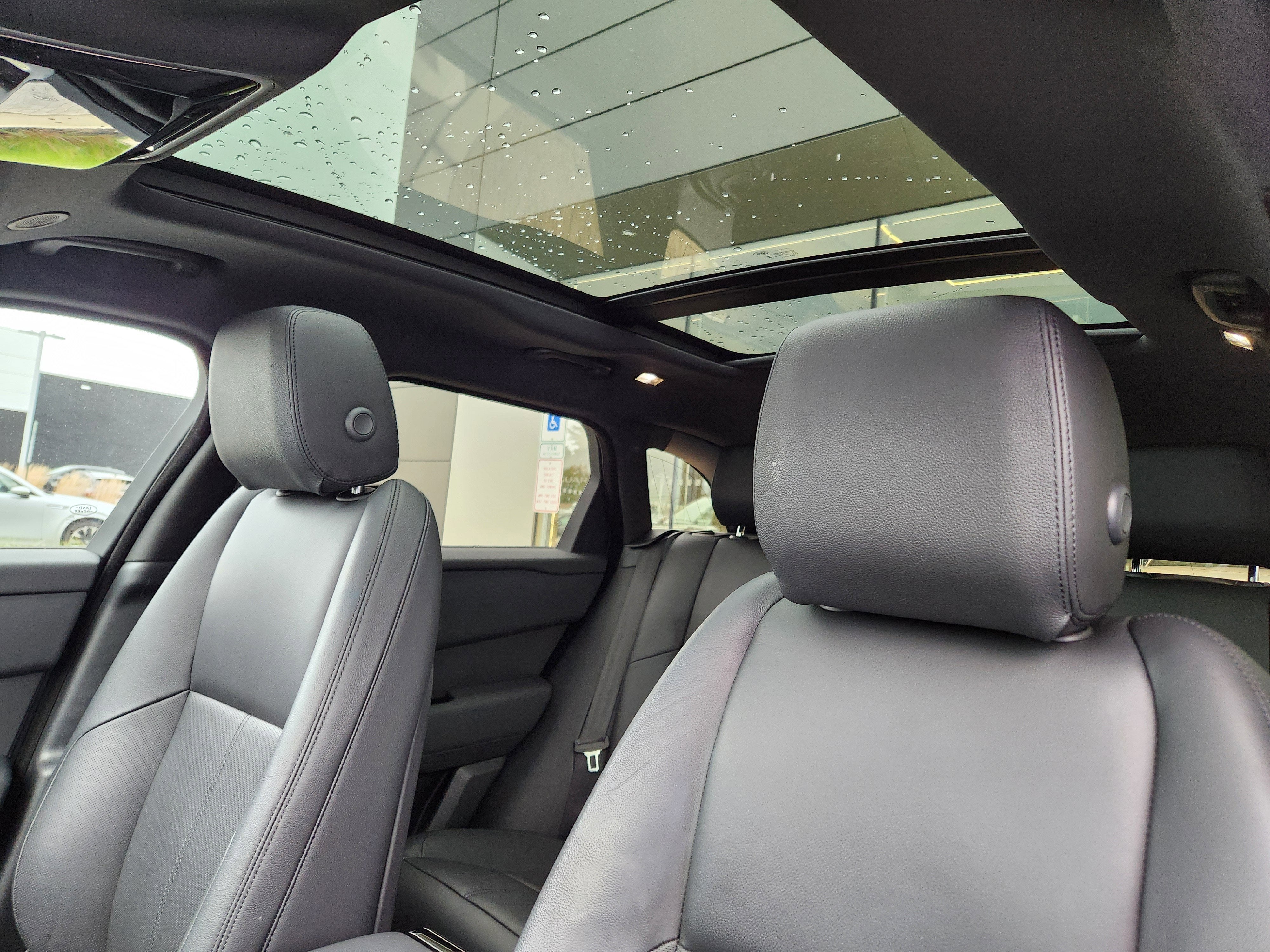 2025 Land Rover Range Rover Velar Dynamic SE