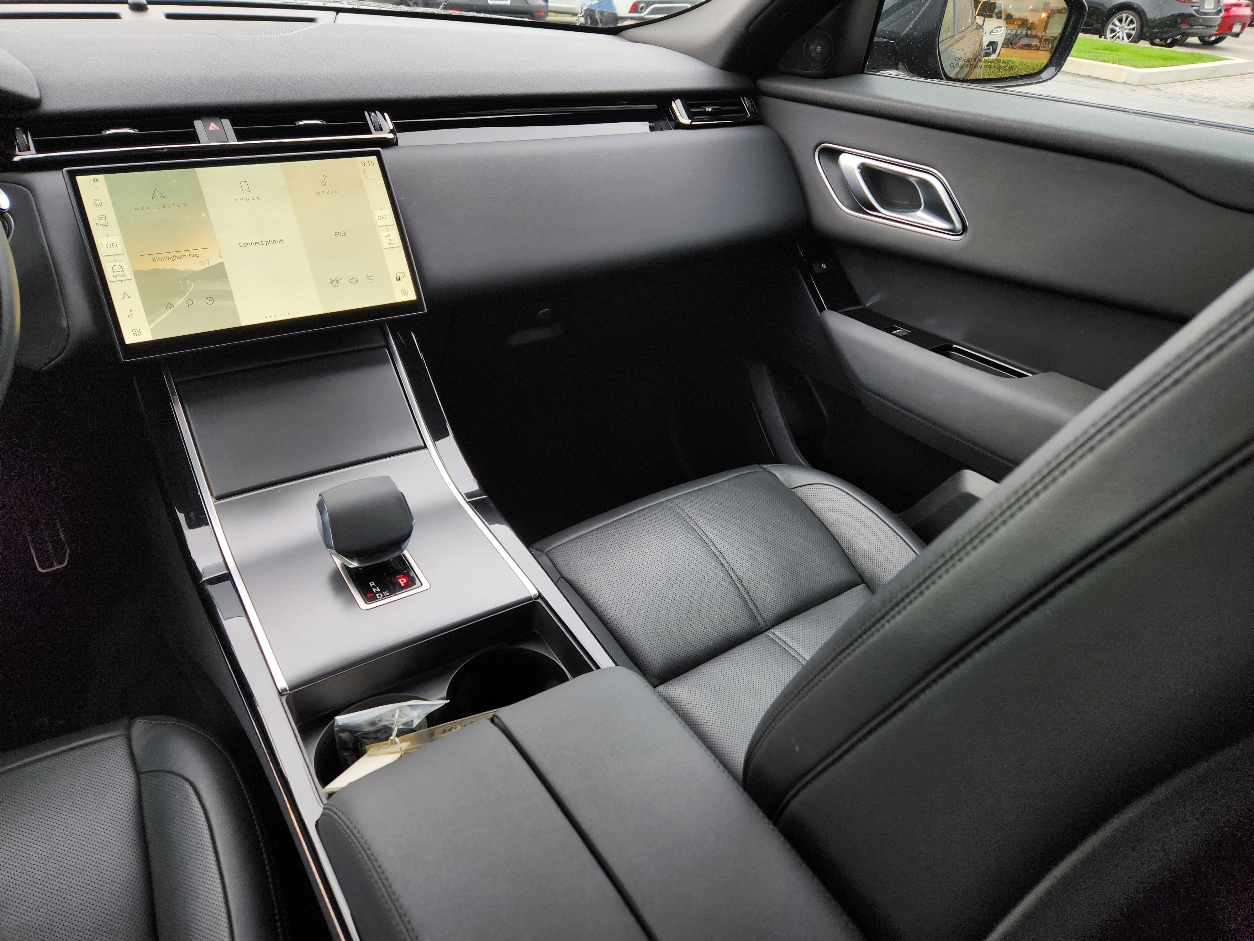 2025 Land Rover Range Rover Velar Dynamic SE