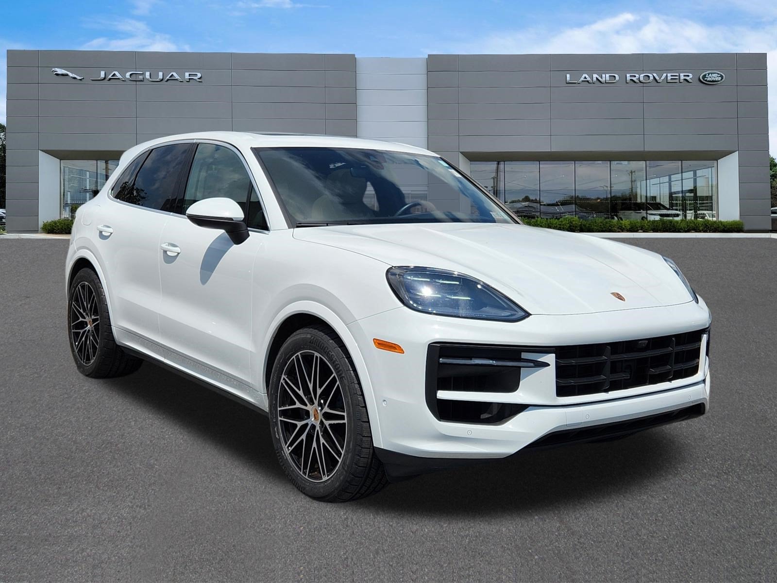 2025 Porsche Cayenne AWD