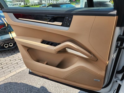 2025 Porsche Cayenne AWD