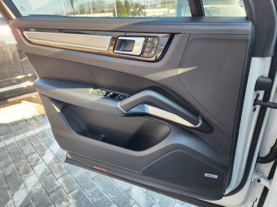 2023 Porsche Cayenne Turbo