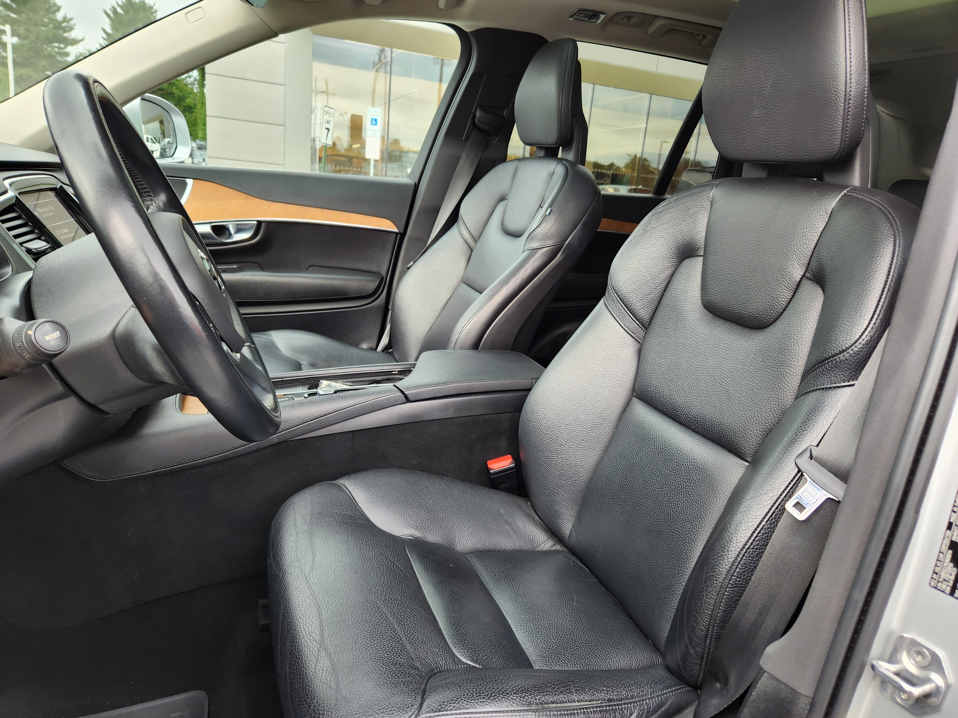 2022 Volvo XC90 Recharge Plug-In Hybrid T8 Inscription Expression 7 Passenger