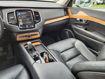 2022 Volvo XC90 Recharge Plug-In Hybrid T8 Inscription Expression 7 Passenger