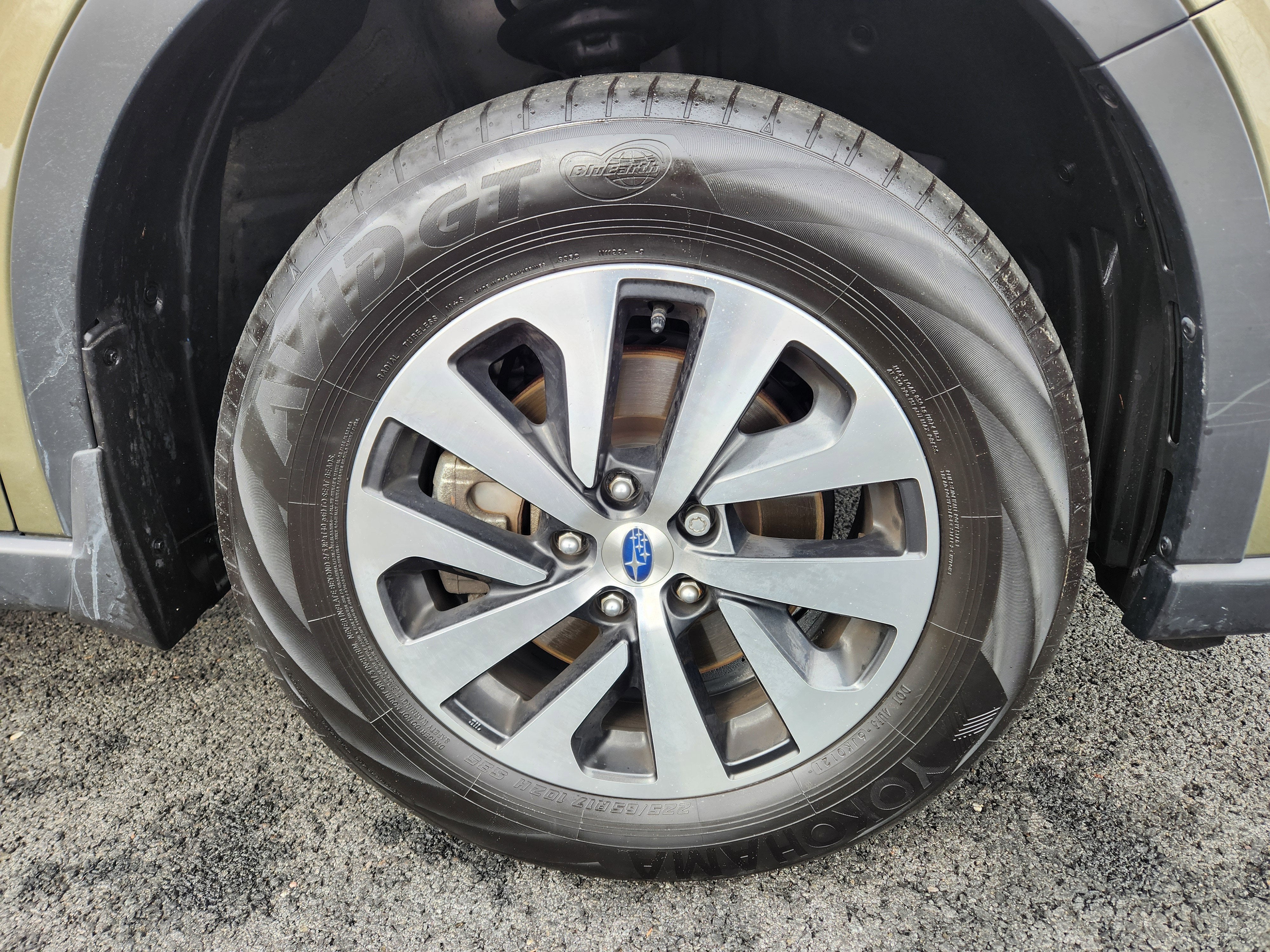 2022 Subaru Outback Premium Blind Spot Detection w/ Rear Cross Traffic Alert +