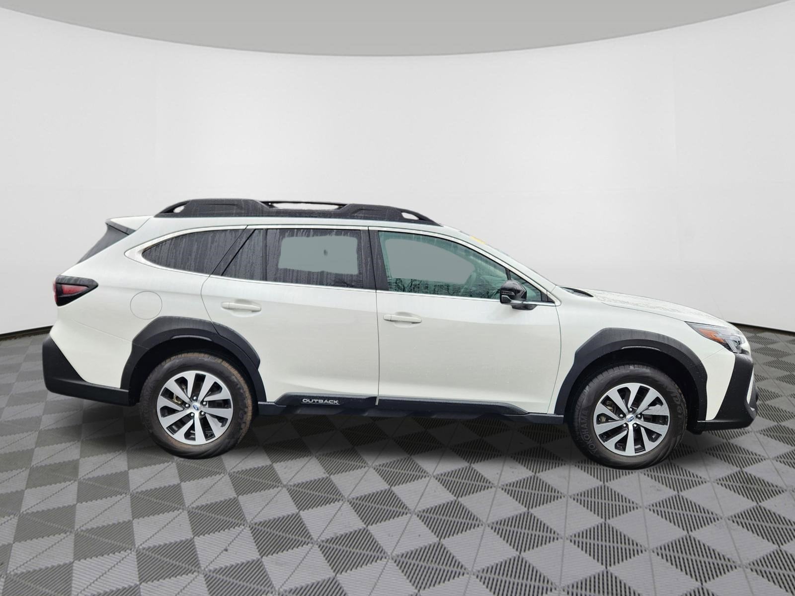 2025 Subaru Outback Premium Blind Spot Detection w/ Rear Cross Traffic Alert +