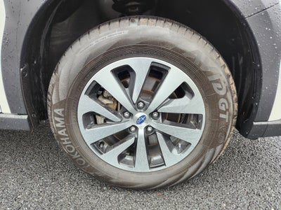 2025 Subaru Outback Premium Blind Spot Detection w/ Rear Cross Traffic Alert +