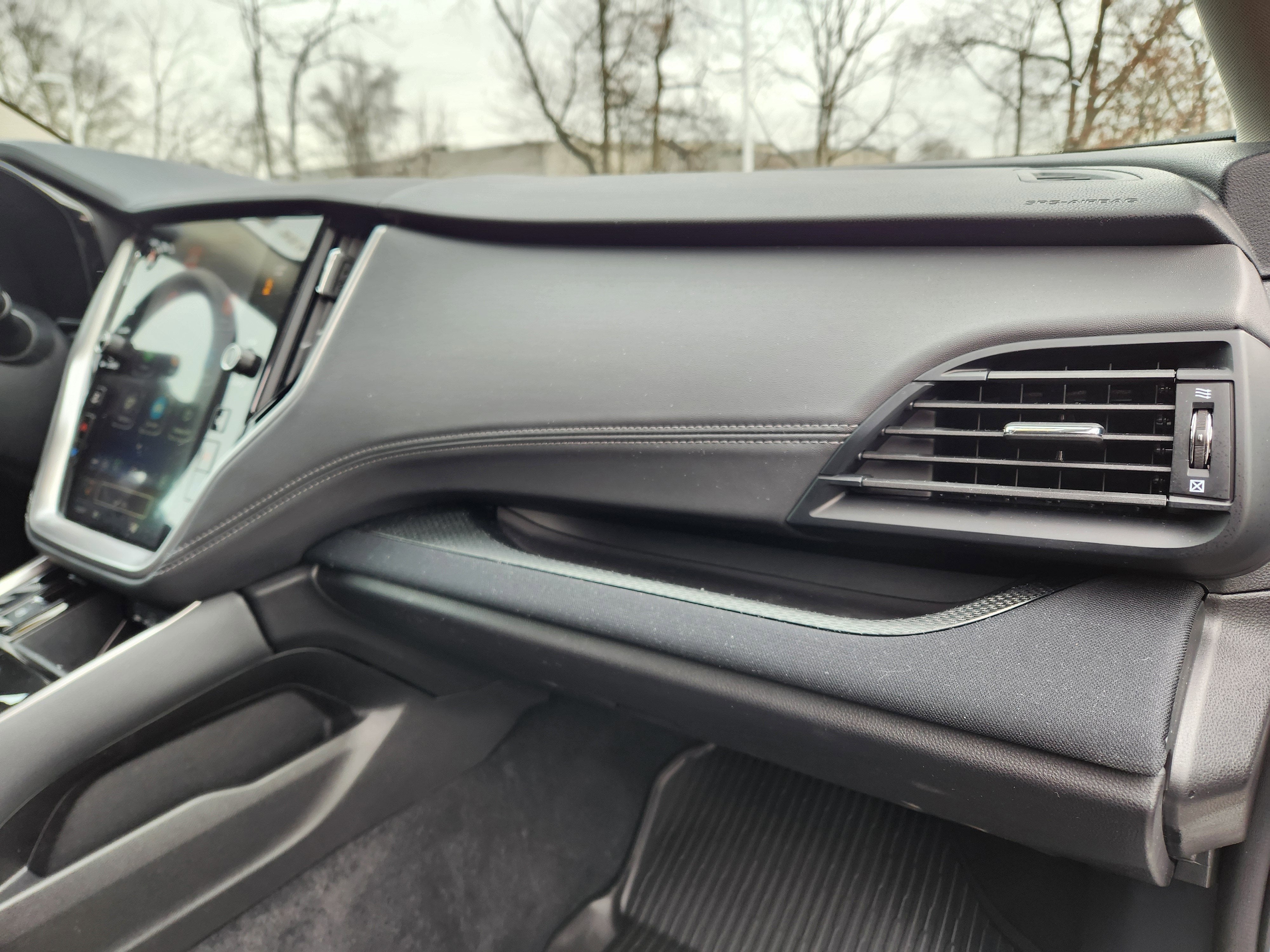 2025 Subaru Outback Premium Blind Spot Detection w/ Rear Cross Traffic Alert +