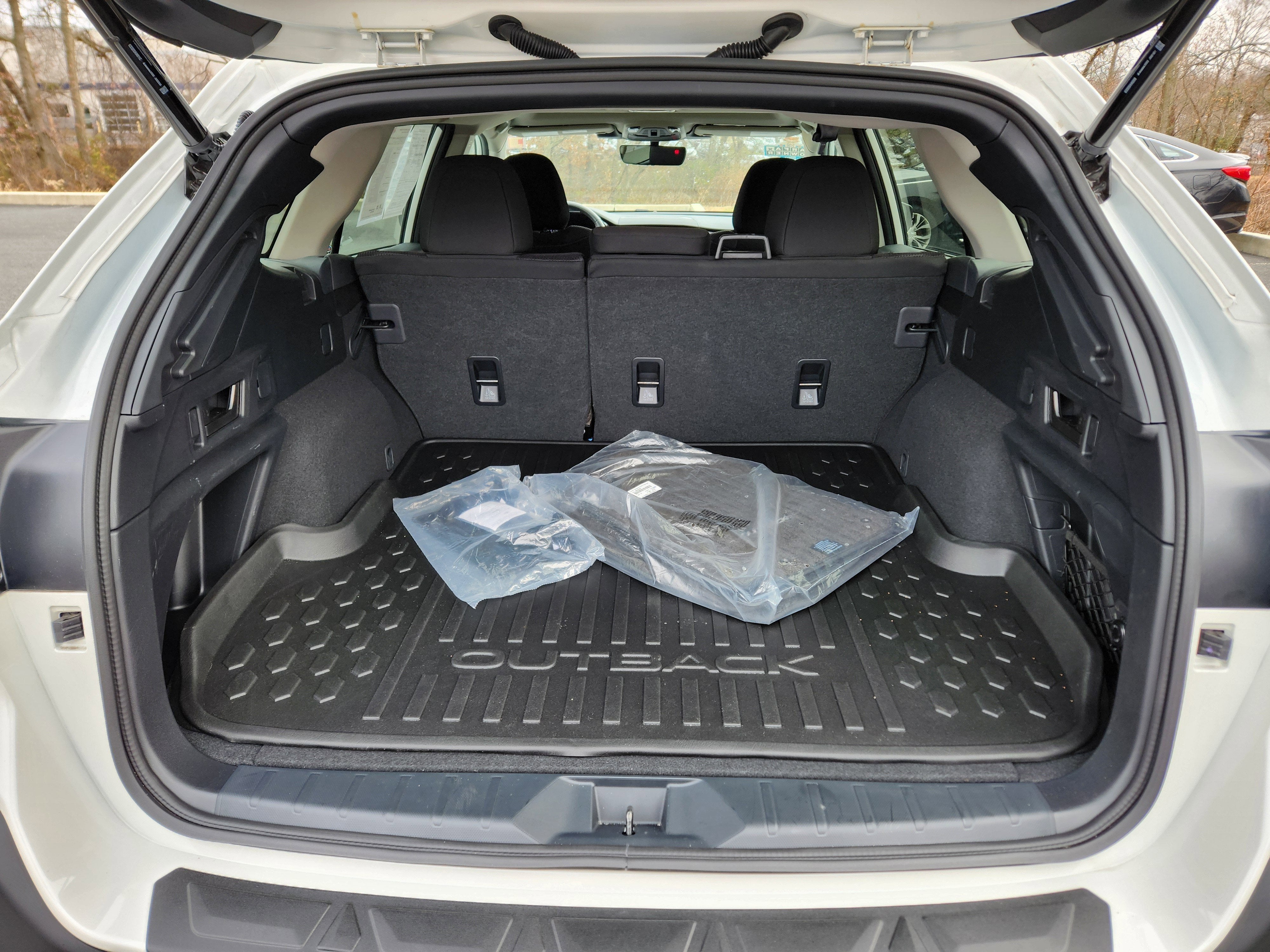 2025 Subaru Outback Premium Blind Spot Detection w/ Rear Cross Traffic Alert +