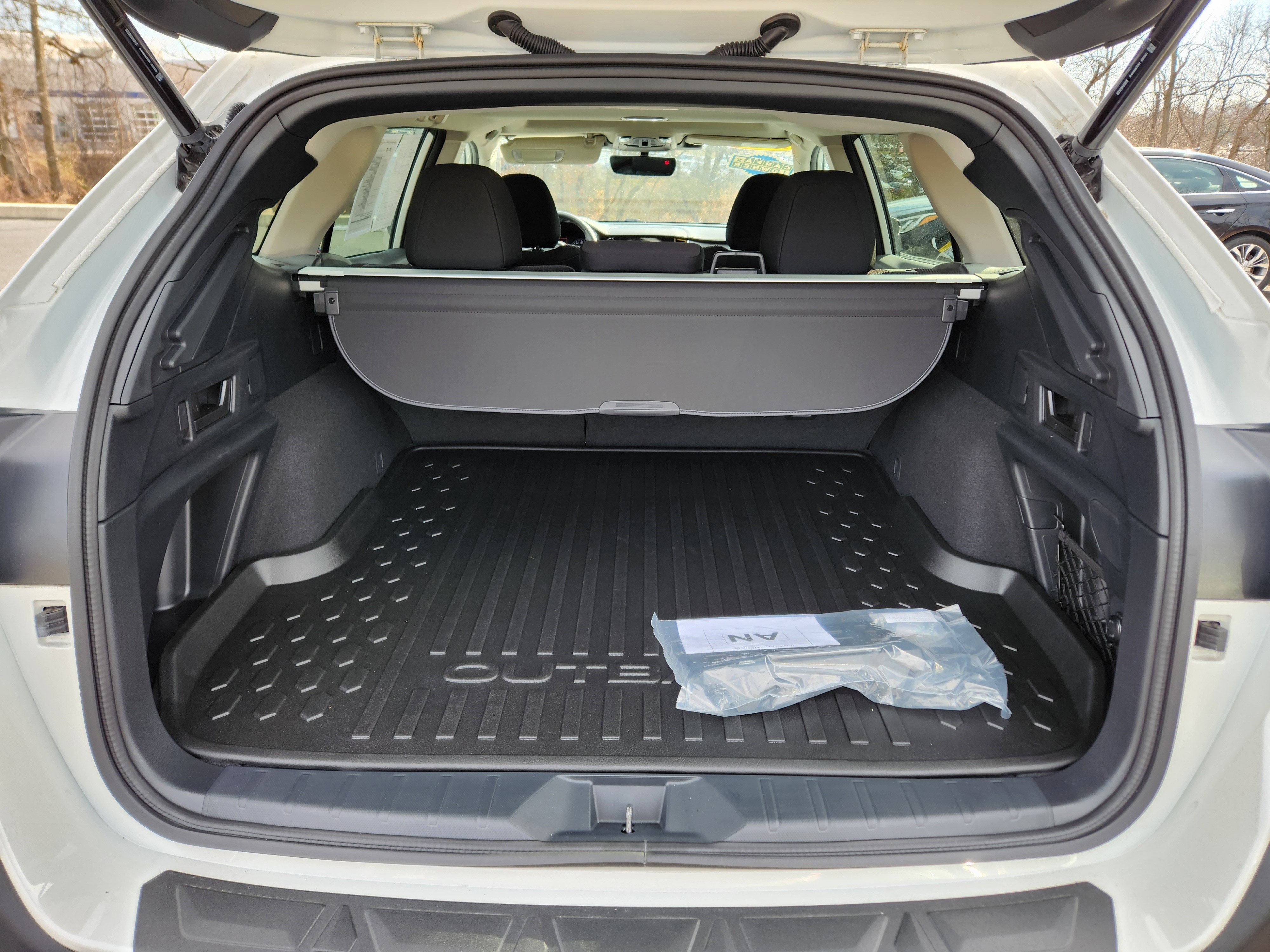 2025 Subaru Outback Premium Blind Spot Detection w/ Rear Cross Traffic Alert +