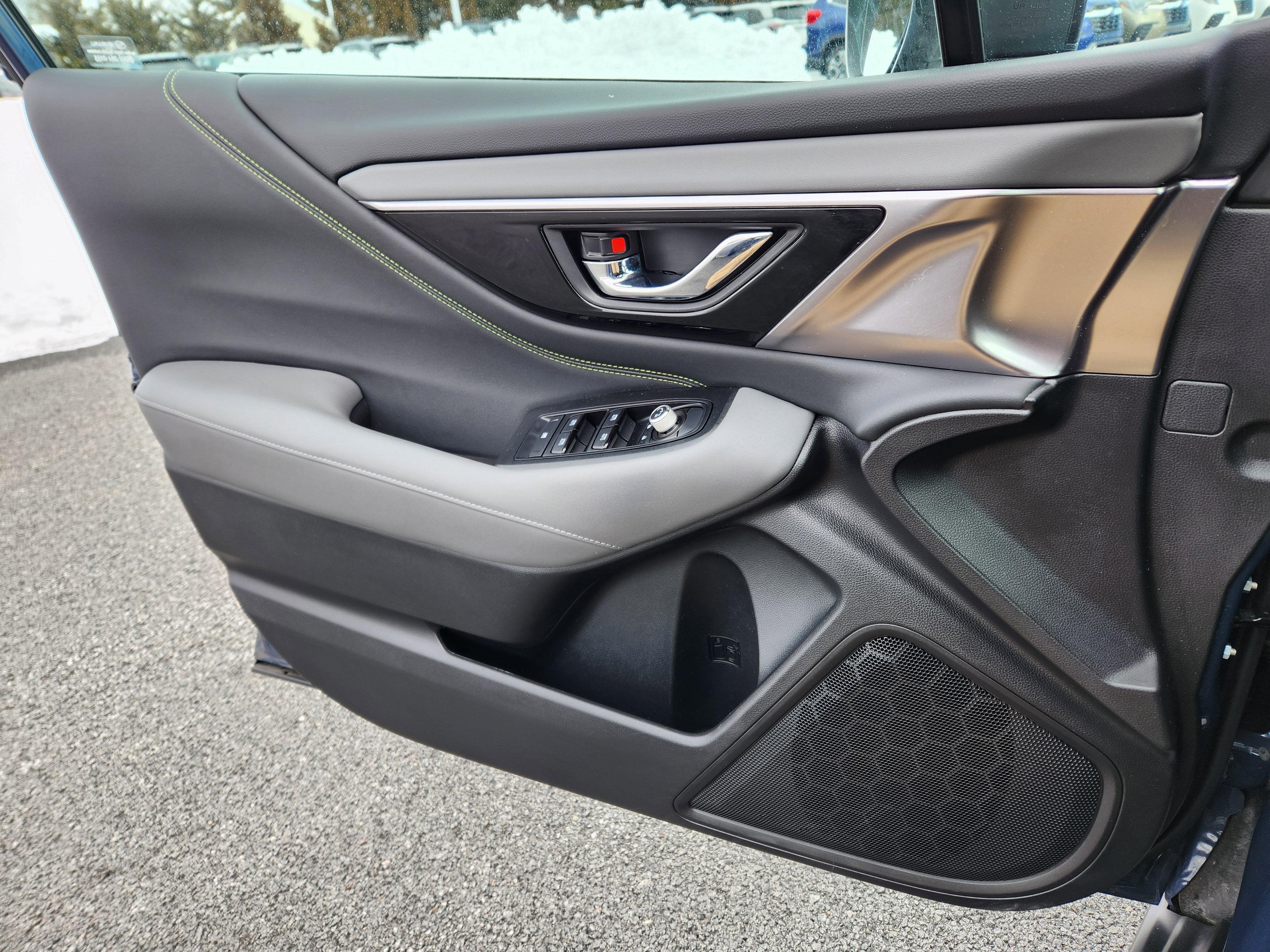 2023 Subaru Outback Onyx Edition Power Moonroof + 11.6 inch Multimedia Navigation S