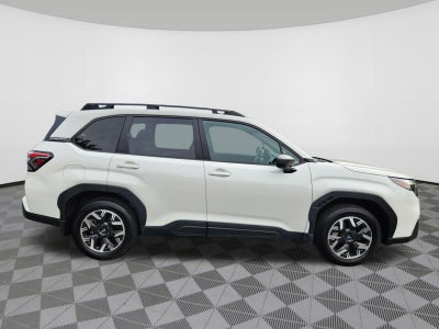2026 Subaru Forester Premium Power Rear Gate + Blind Spot Detection / Rear Cros