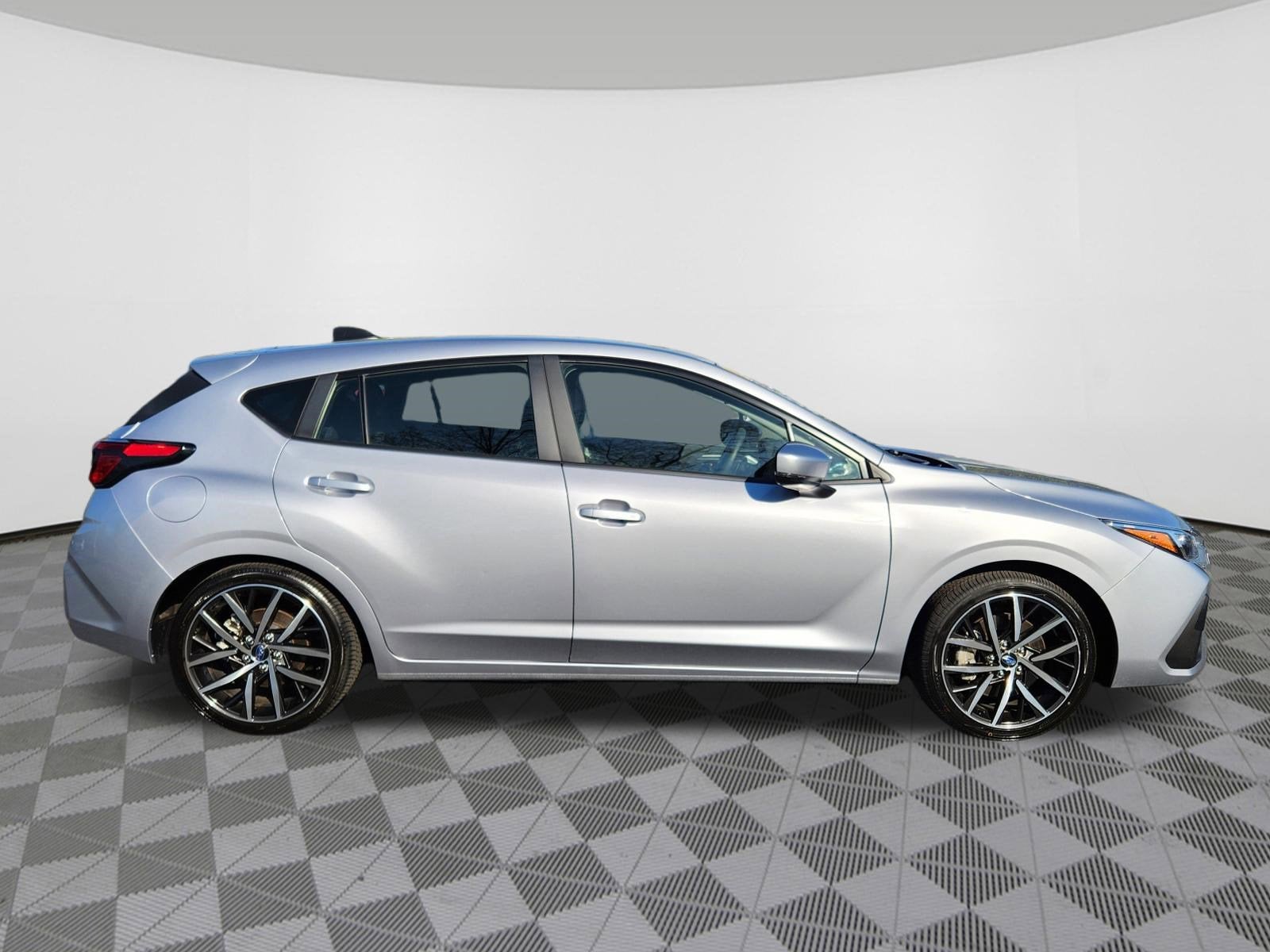 2025 Subaru Impreza Sport Blind-Spot Detection with Rear-Cross Traffic-Alert