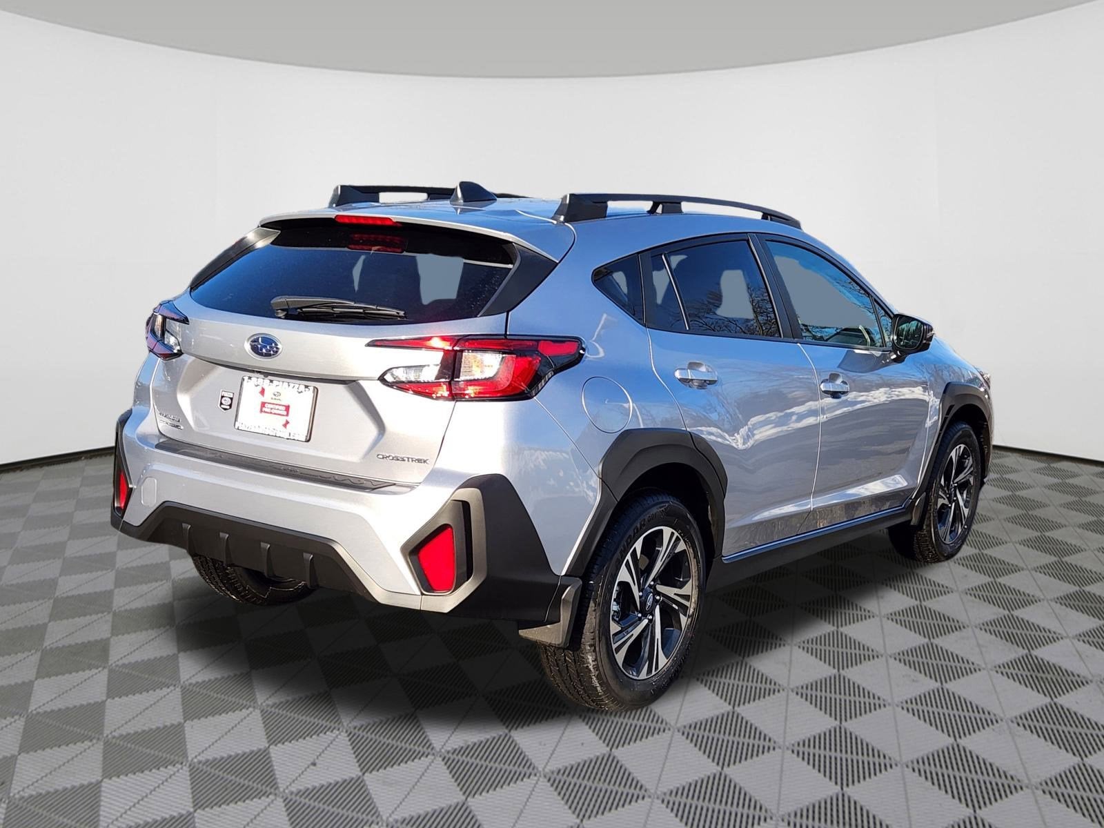 2025 Subaru Crosstrek Premium Blind Spot Detection w/ Rear Cross Traffic Alert +