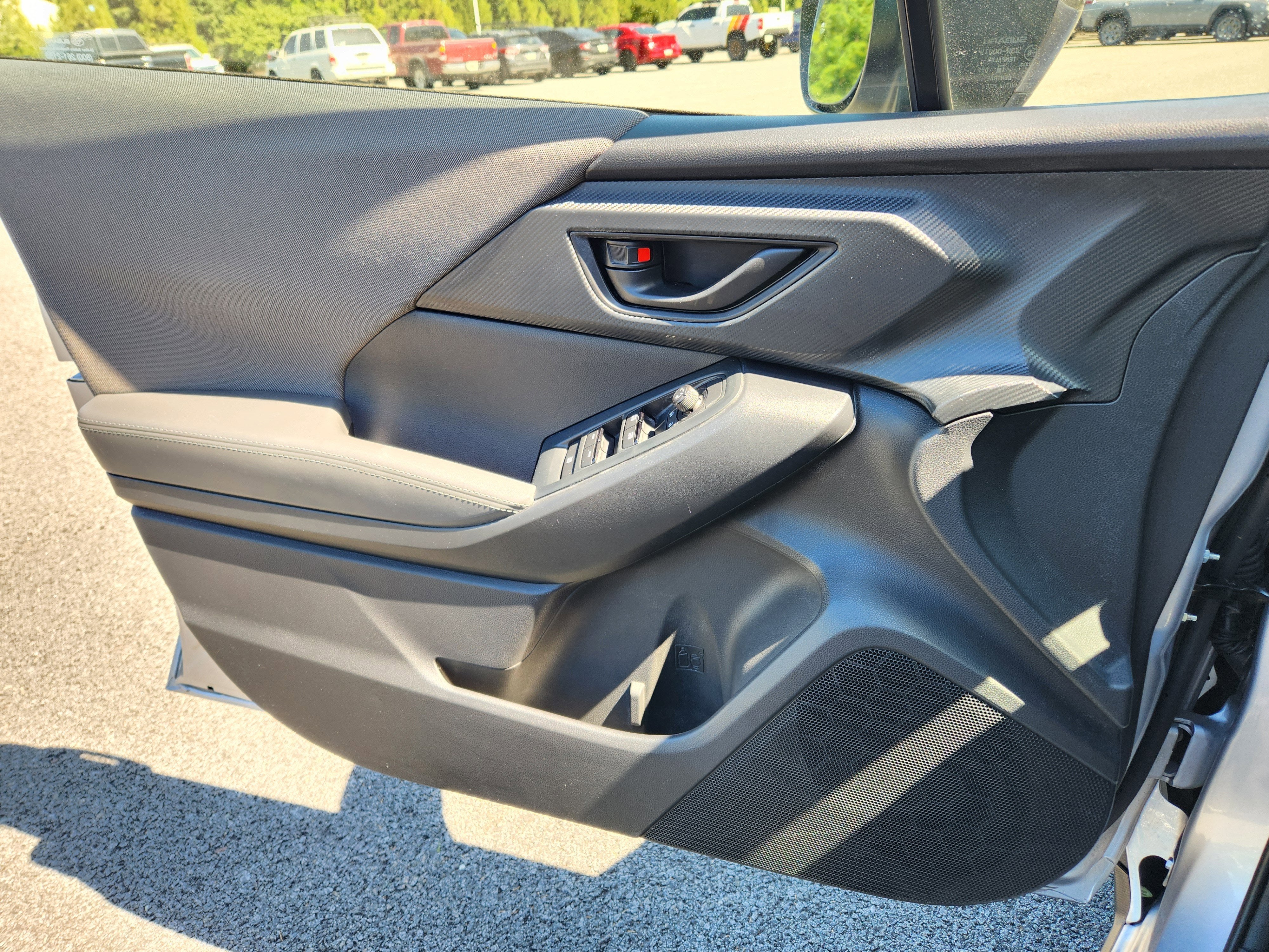 2025 Subaru Crosstrek Premium Blind Spot Detection w/ Rear Cross Traffic Alert +