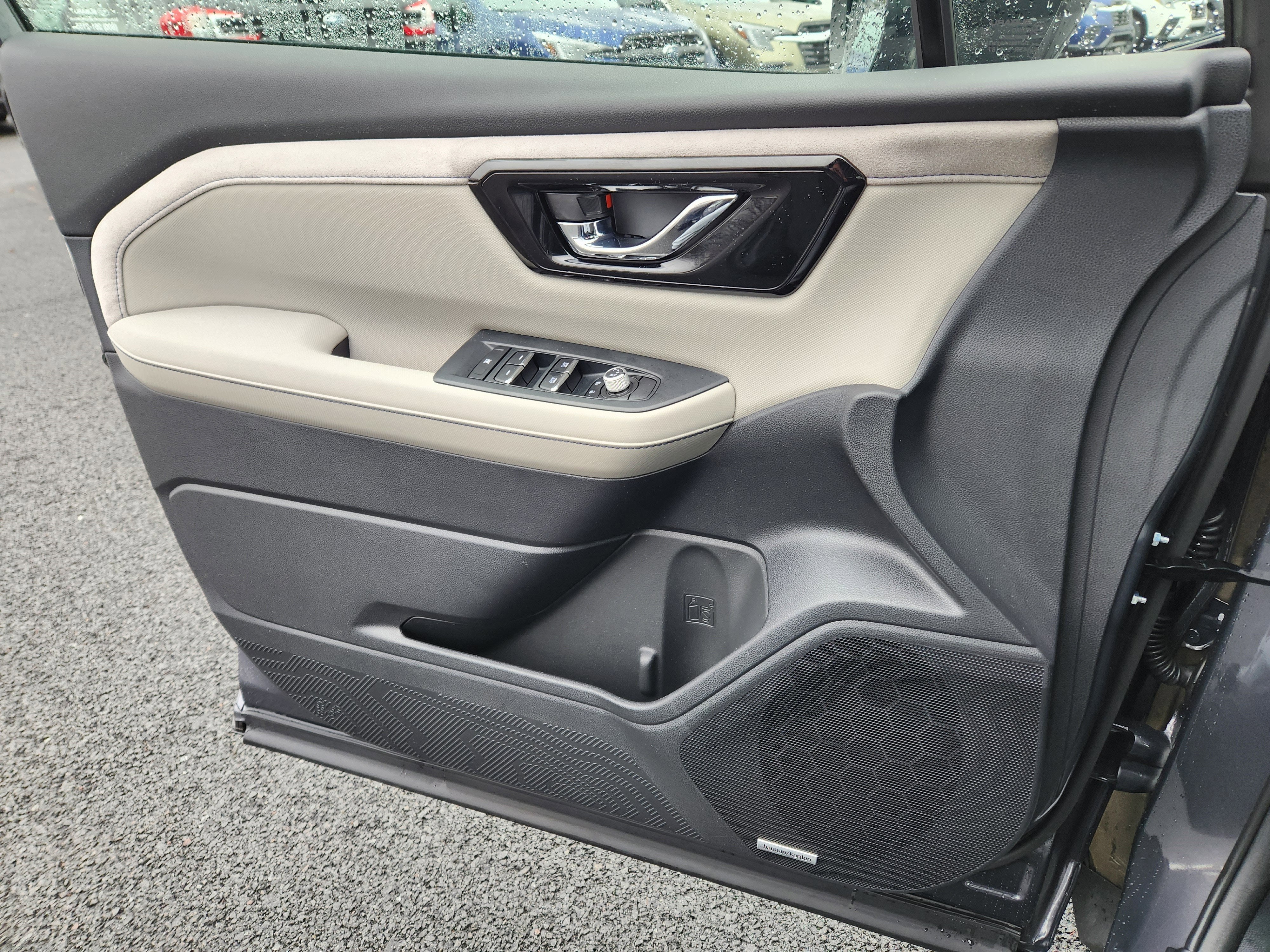 2025 Subaru Forester Hybrid Limited Harman Kardon Audio + Power Rear Gate + Reverse Au