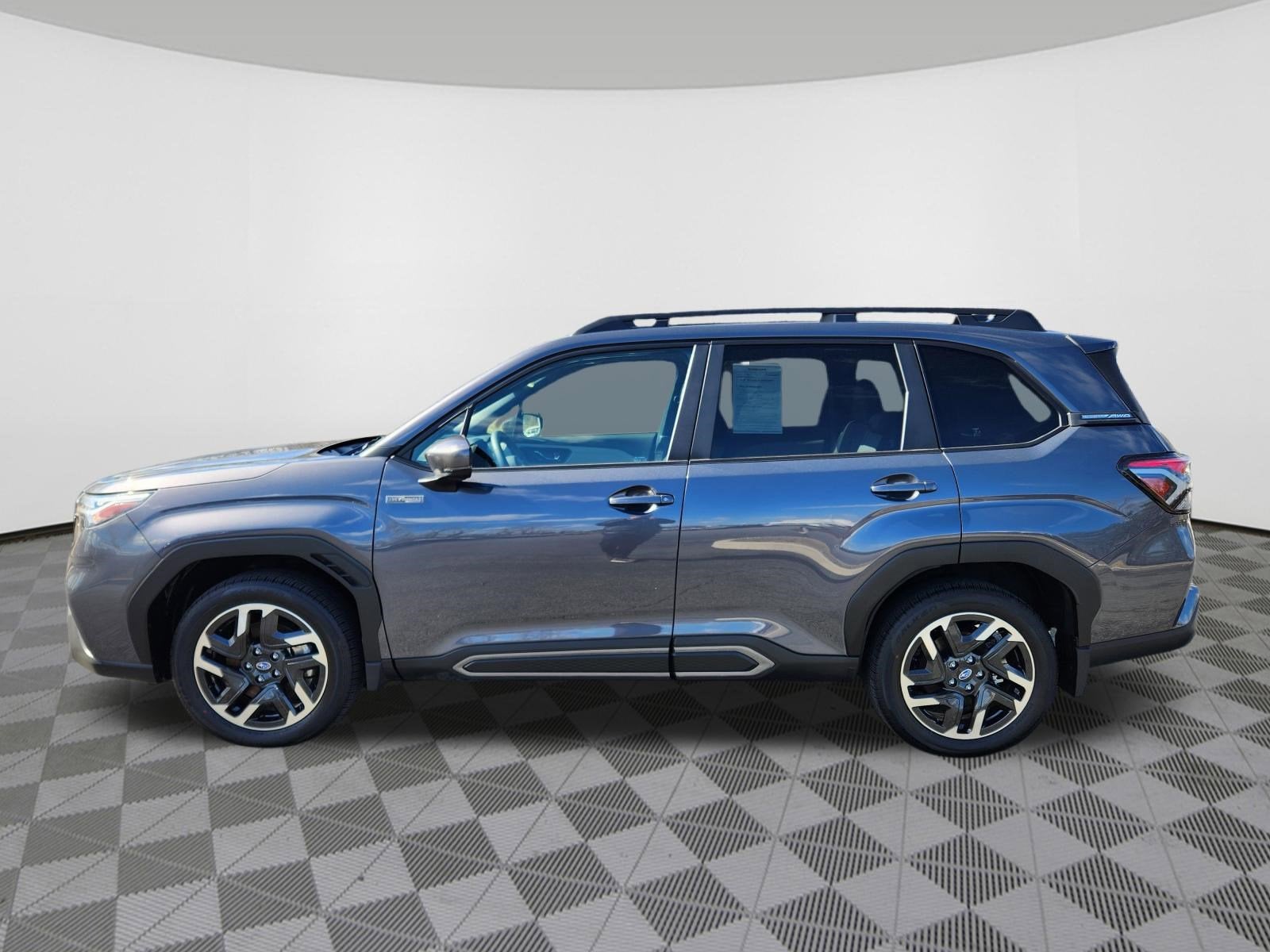2025 Subaru Forester Hybrid Limited Harman Kardon Audio + Power Rear Gate + Reverse Au