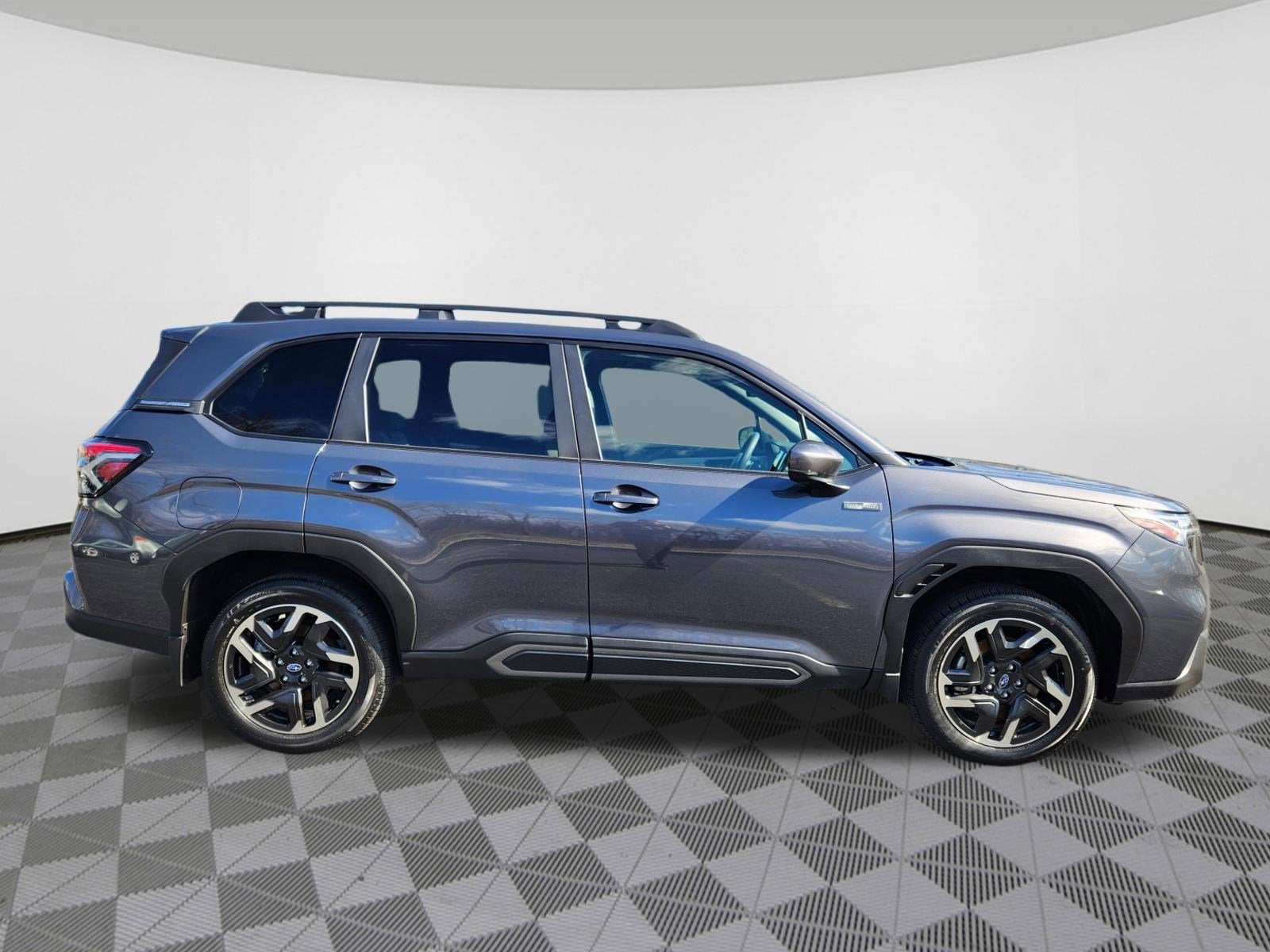 2025 Subaru Forester Hybrid Limited Harman Kardon Audio + Power Rear Gate + Reverse Au