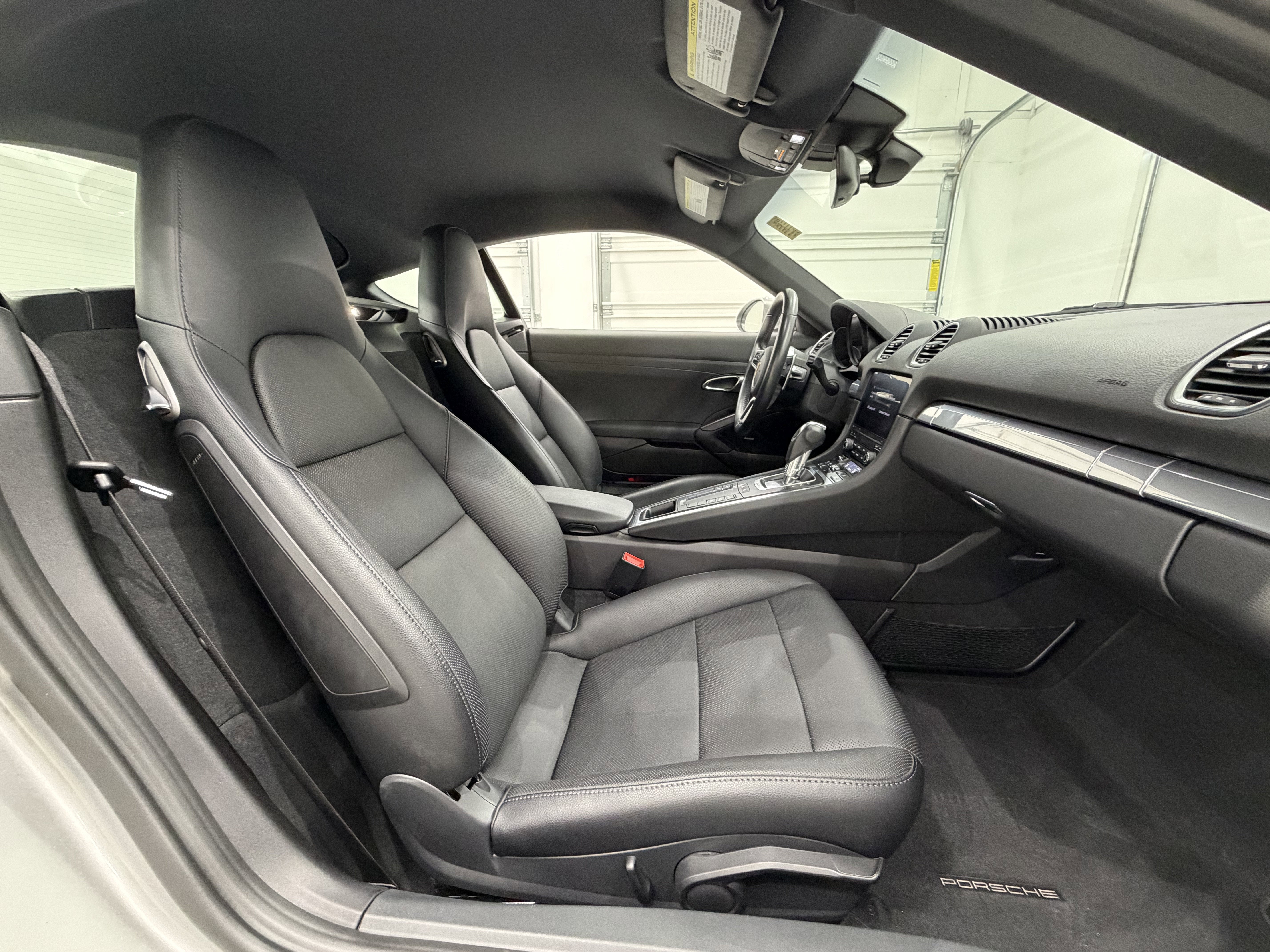 2022 Porsche 718 Cayman Base