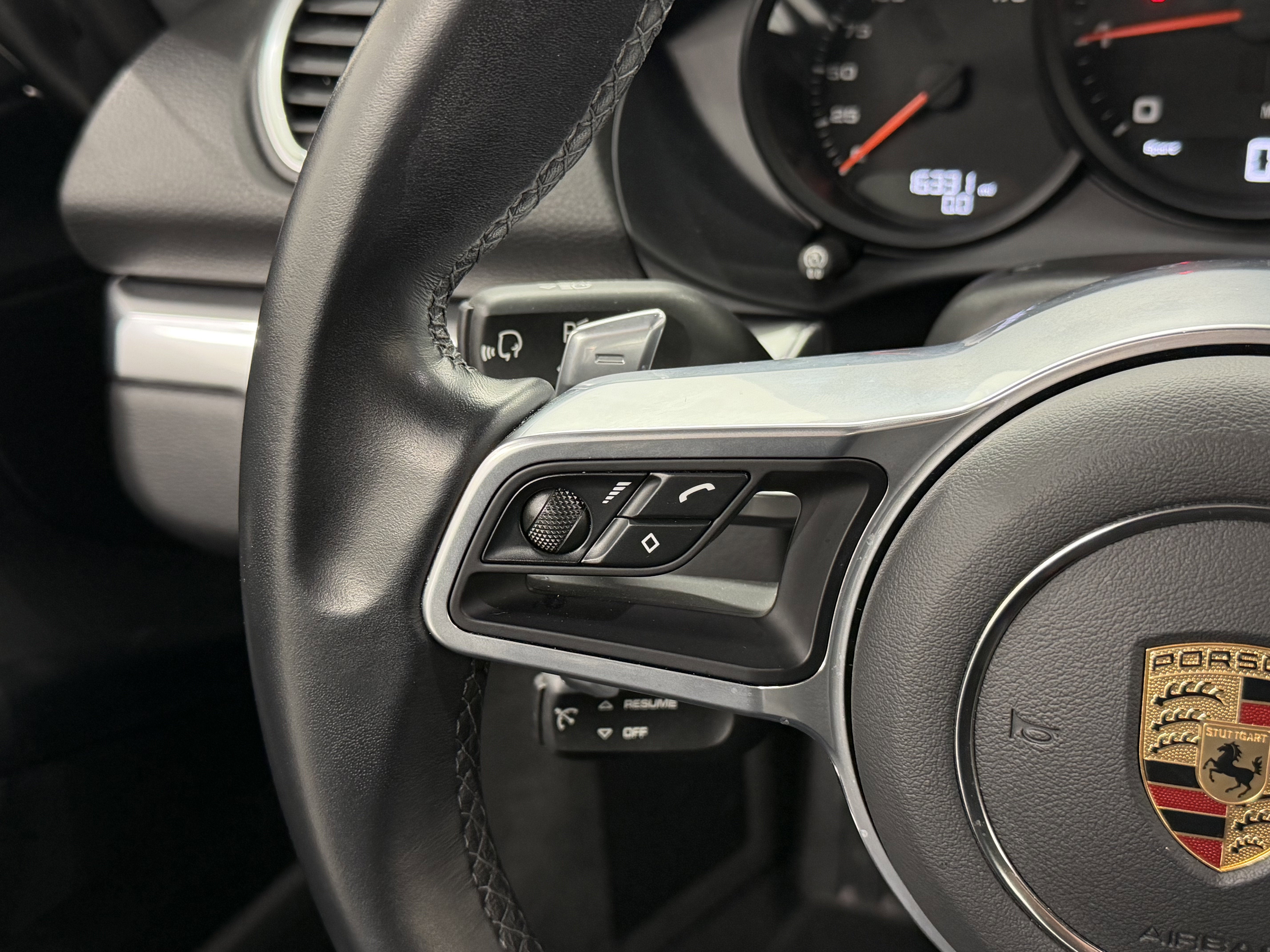 2022 Porsche 718 Cayman Base