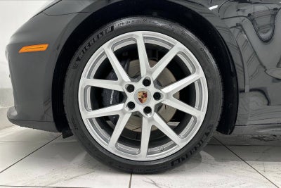 2025 Porsche Panamera 4