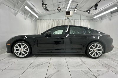 2025 Porsche Panamera 4