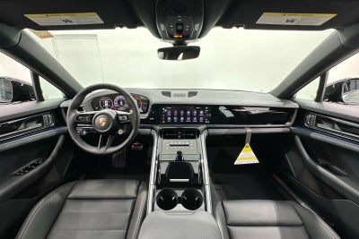 2025 Porsche Panamera 4