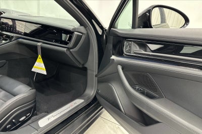 2025 Porsche Panamera 4