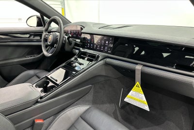 2025 Porsche Panamera 4