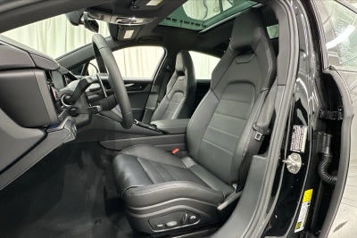 2025 Porsche Panamera 4