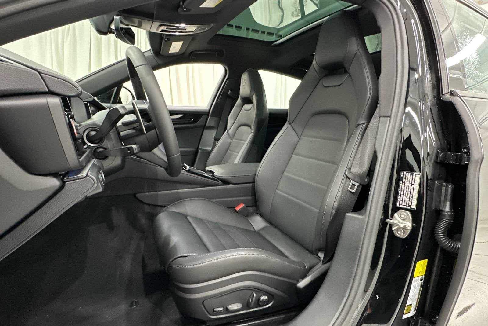 2025 Porsche Panamera 4