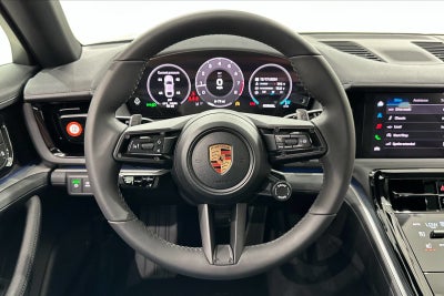 2025 Porsche Panamera 4