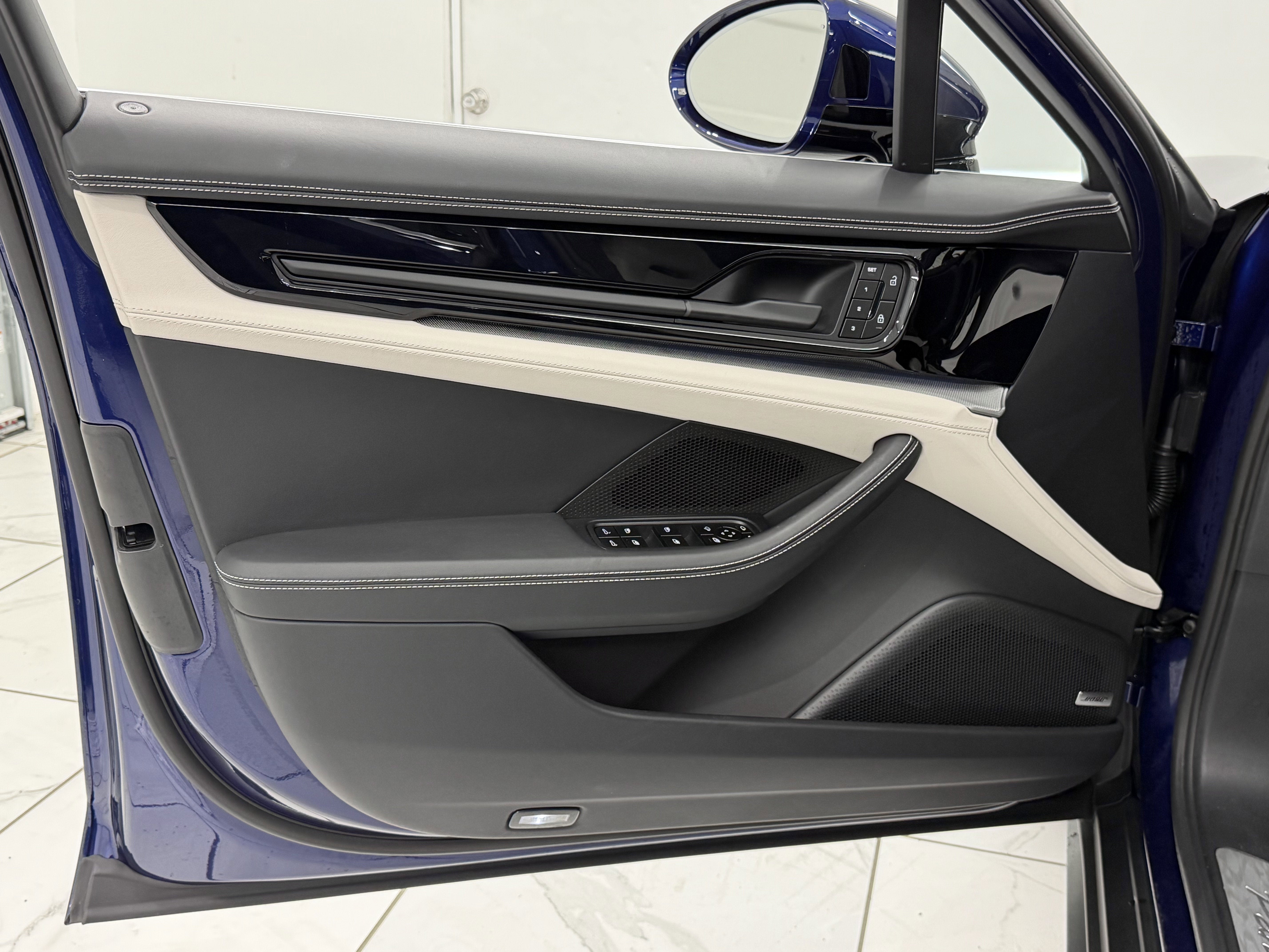 2024 Porsche Panamera 4