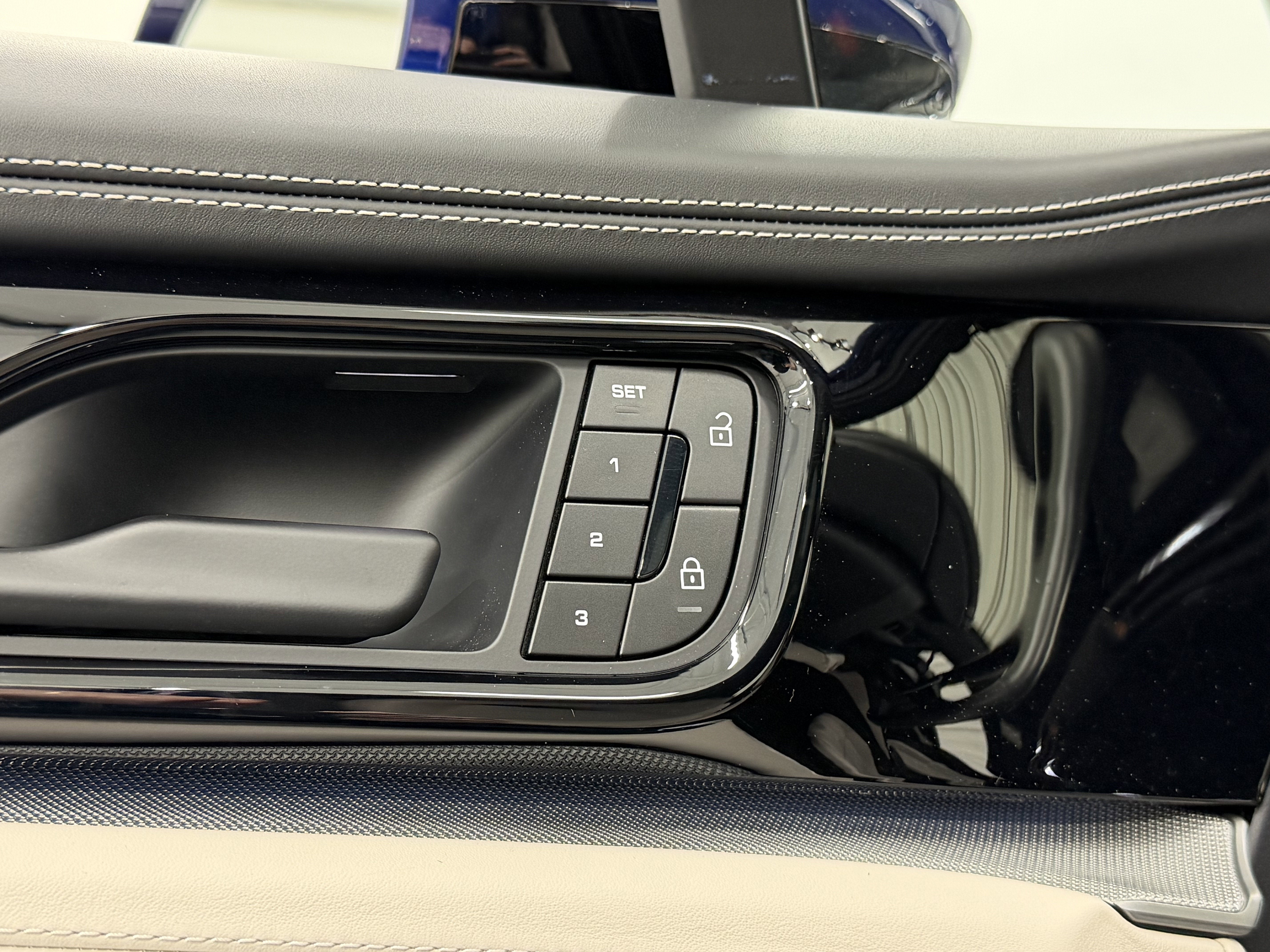 2024 Porsche Panamera 4